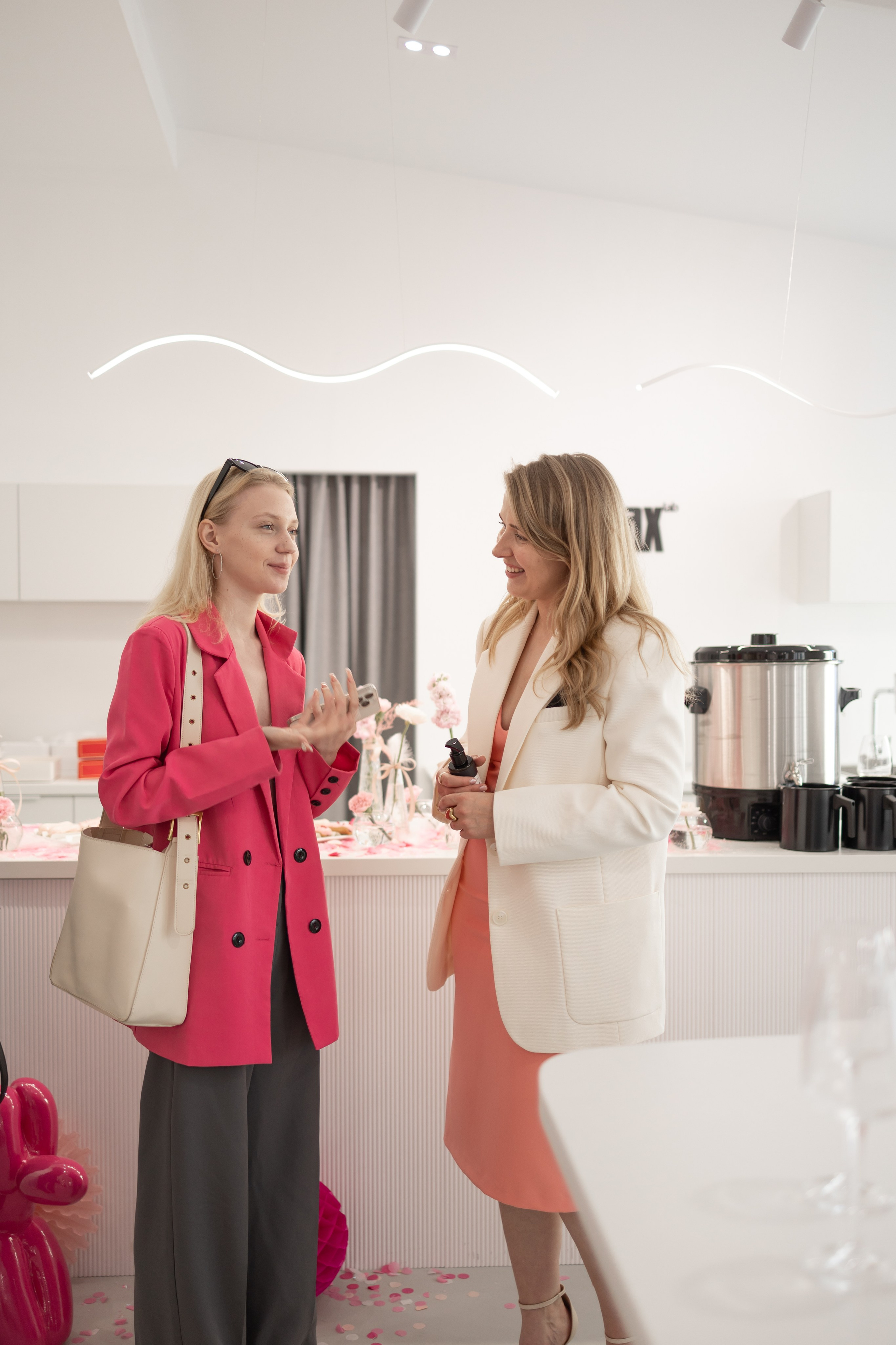 Rewax открытие Кирочная. Репортажный и портретный фотограф в Санктпетербурге. Видиосъемка мероприятий в Санкт-Петербурге