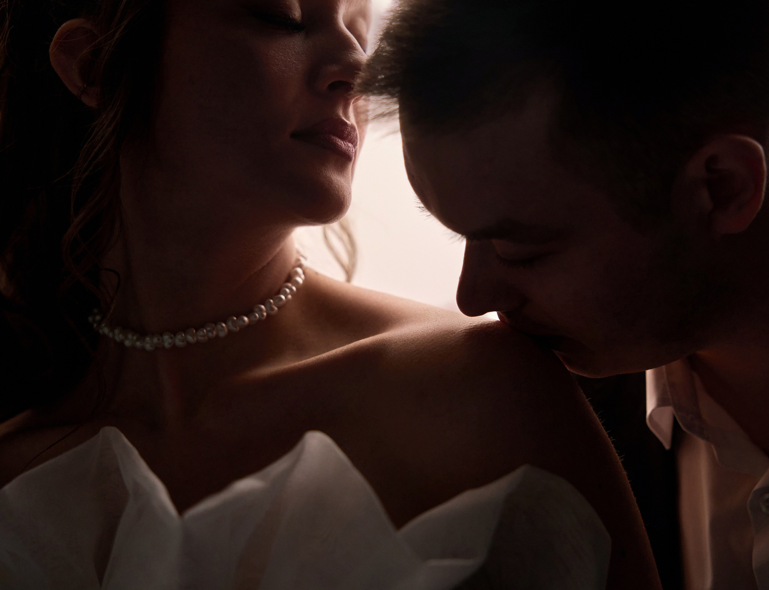 Свадебная фотосессия в гостинице и в студии