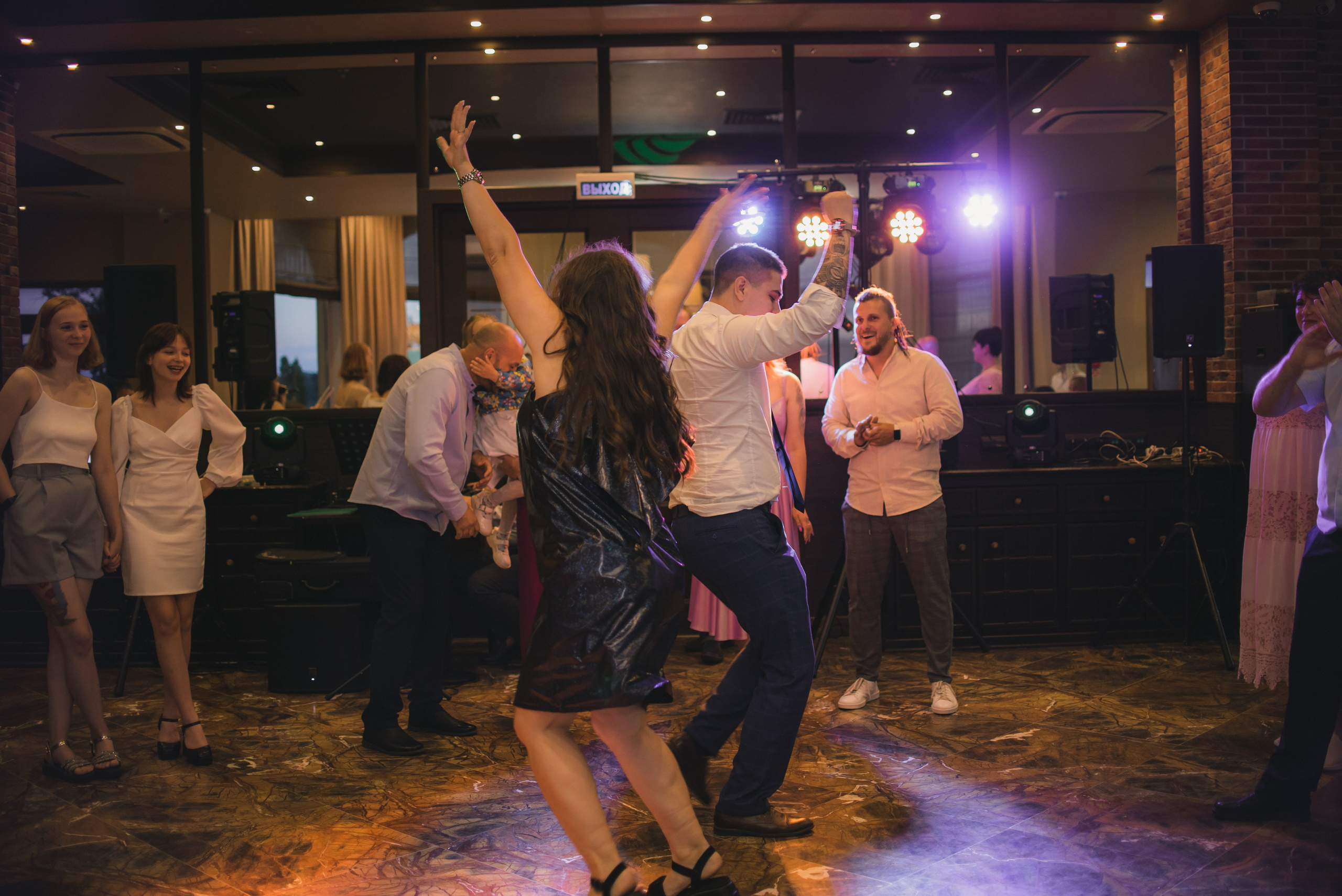 Саксофонист москва ведущий москва живая музыка на свадьбу ведущий. Свадебный ведущий в Москве Саксофон на свадьбу