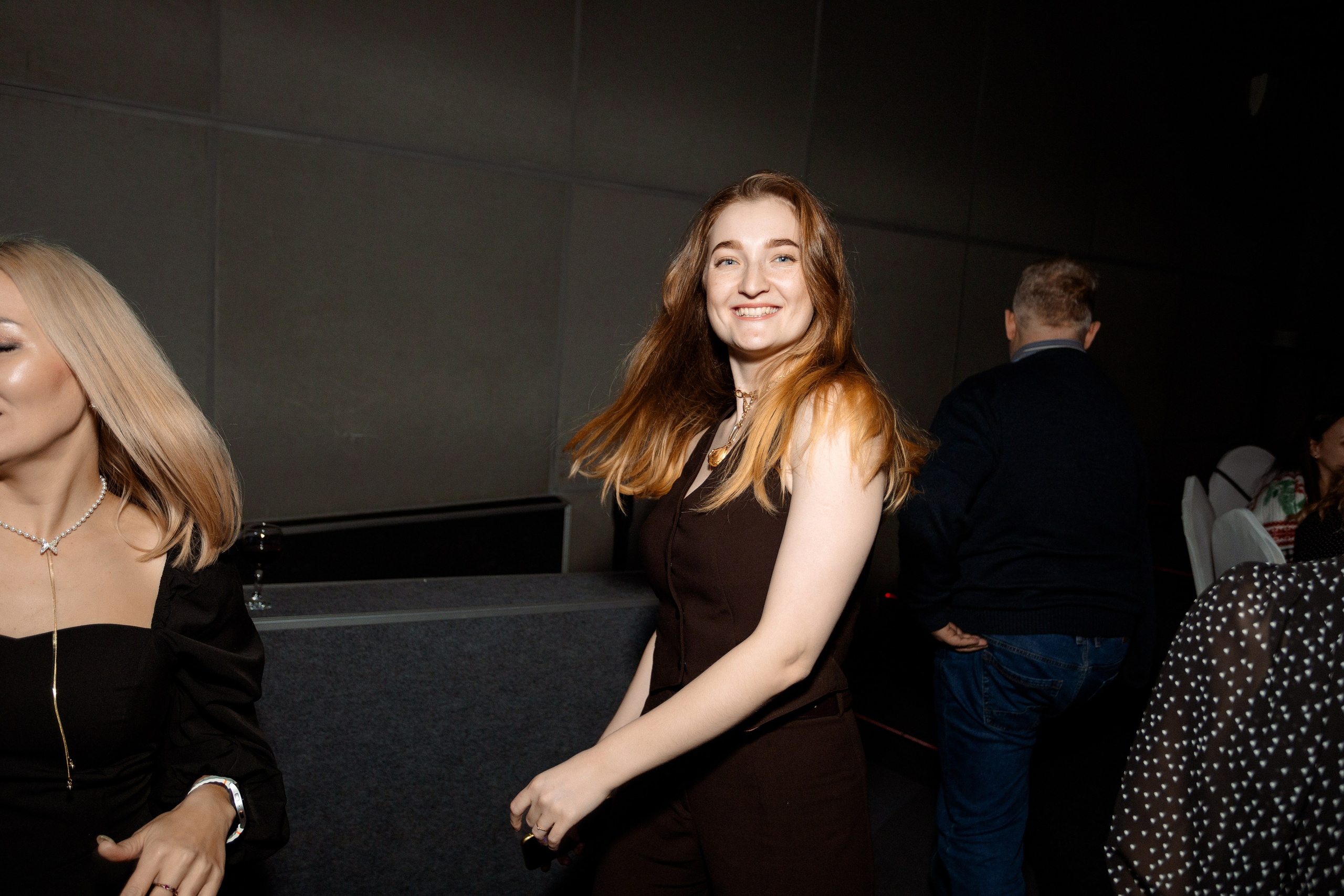 РЕПОРТАЖ: НОВЫЙ ГОД В ДК МЕТАЛЛУРГ. Профессиональный фотограф в Ижевске Леша Петров