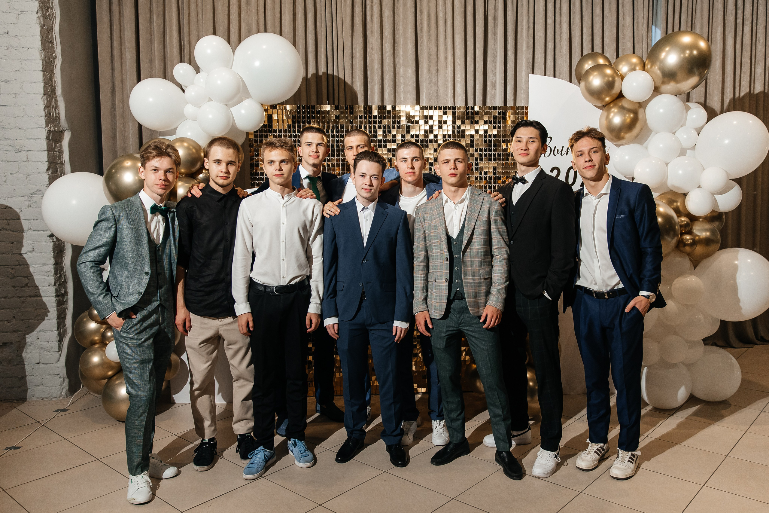 2023-06-23 Выпускной МБОУ СОШ № 10. Фотограф в Красноярске