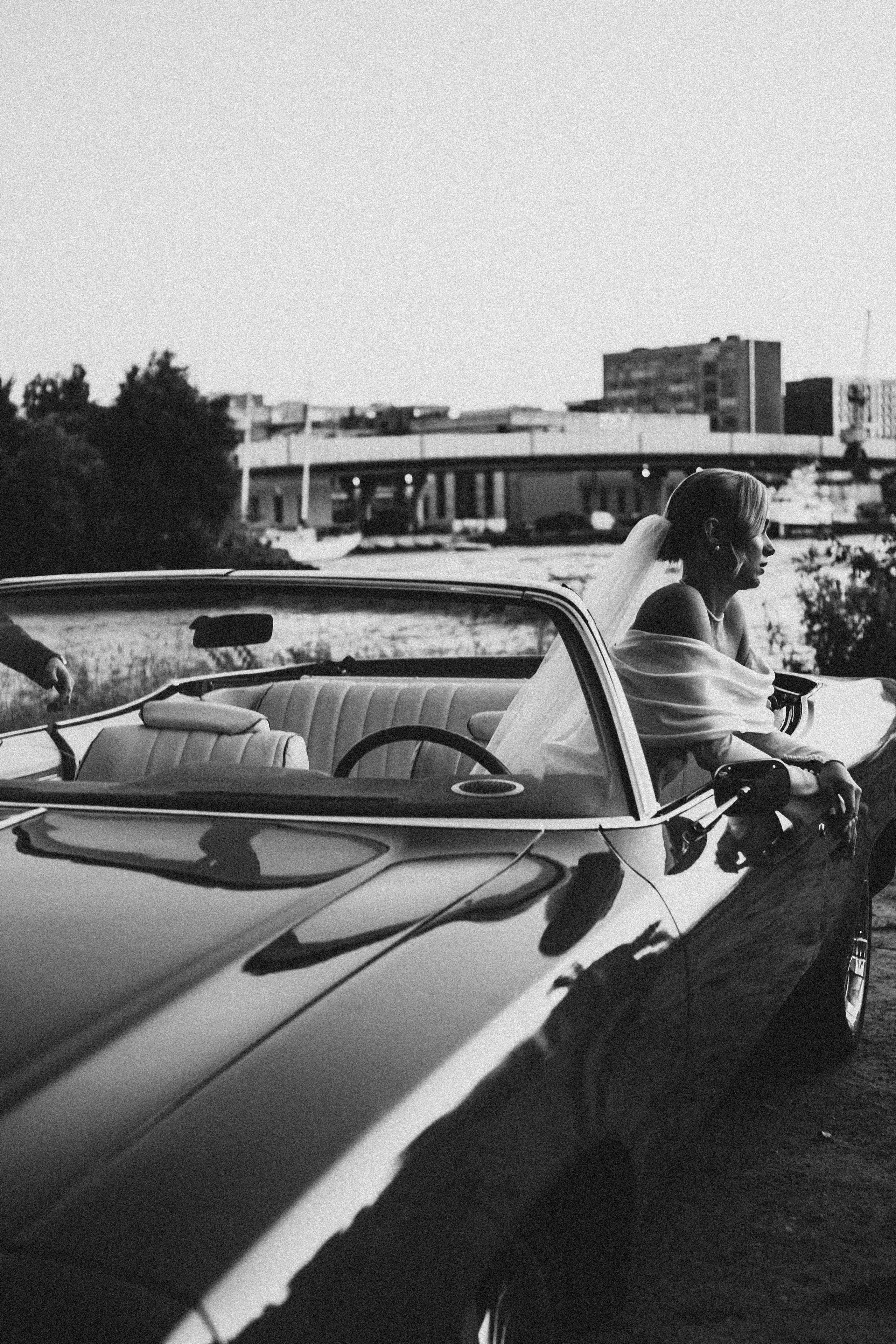 СВАДЕБНАЯ СЬЕМКА ВОЗЛЕ МСОТА БЕТАНКУРА НА КАБРИОЛЕТЕ. Профессиональный фотограф, Санкт-Петербург — Виктория Богомолова