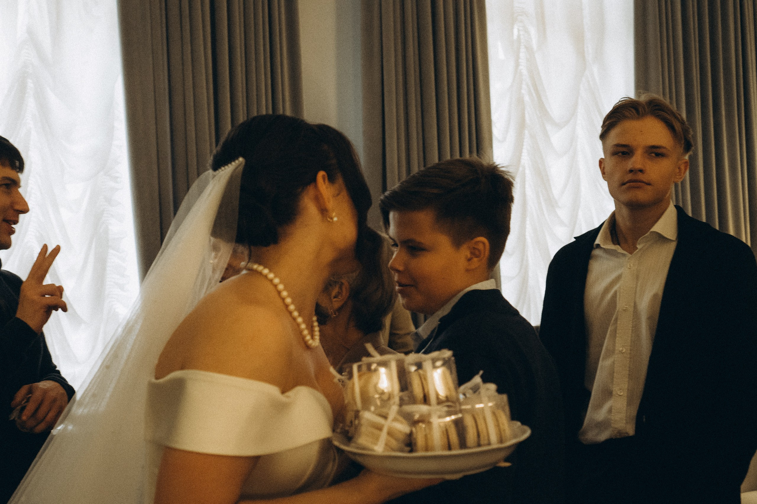 СЬЕМКА РЕПОРТАЖ В ЗАГСЕ (2 ДВОРЕЦ). Профессиональный фотограф, Санкт-Петербург — Виктория Богомолова