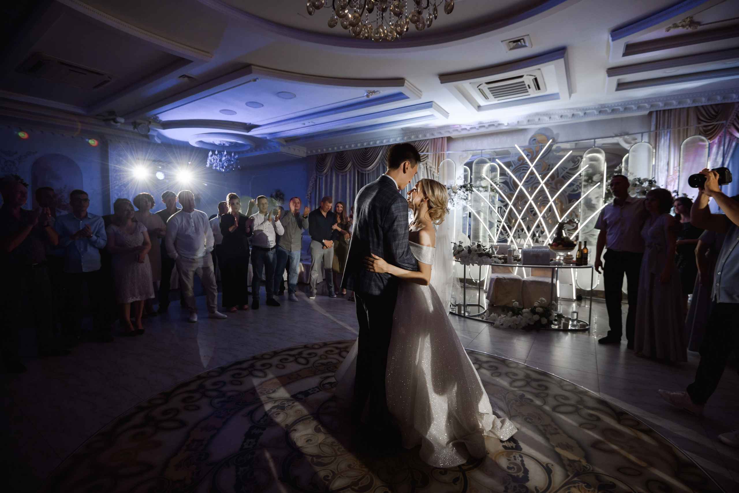 B & A. Свадебный фотограф в г. Астрахань. Так же выезжаю в другие города