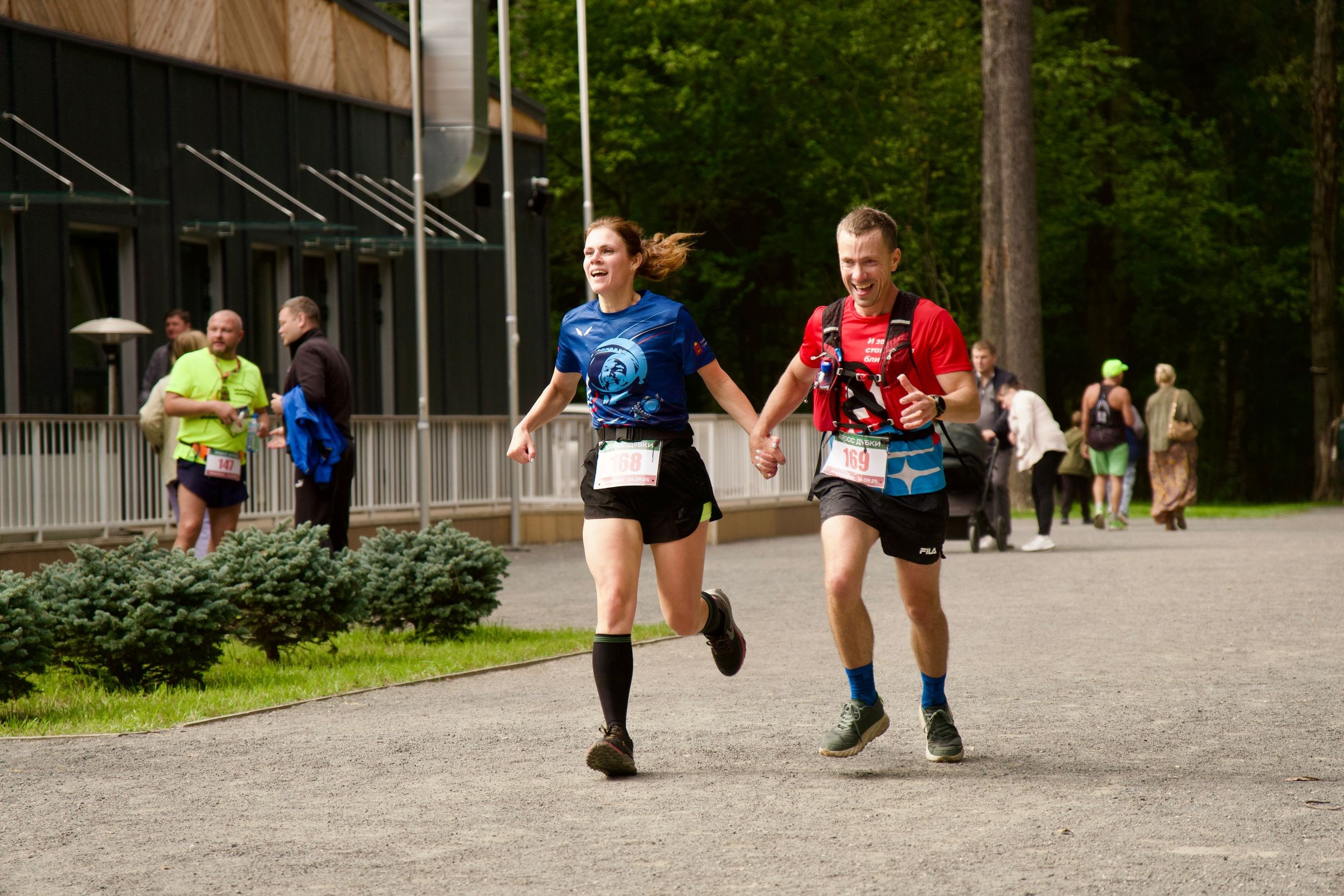Забег в парке «Дубки». Кафе «БЕЛКА НАШЕПТАЛА». Ну оооочень концептуальное кафе