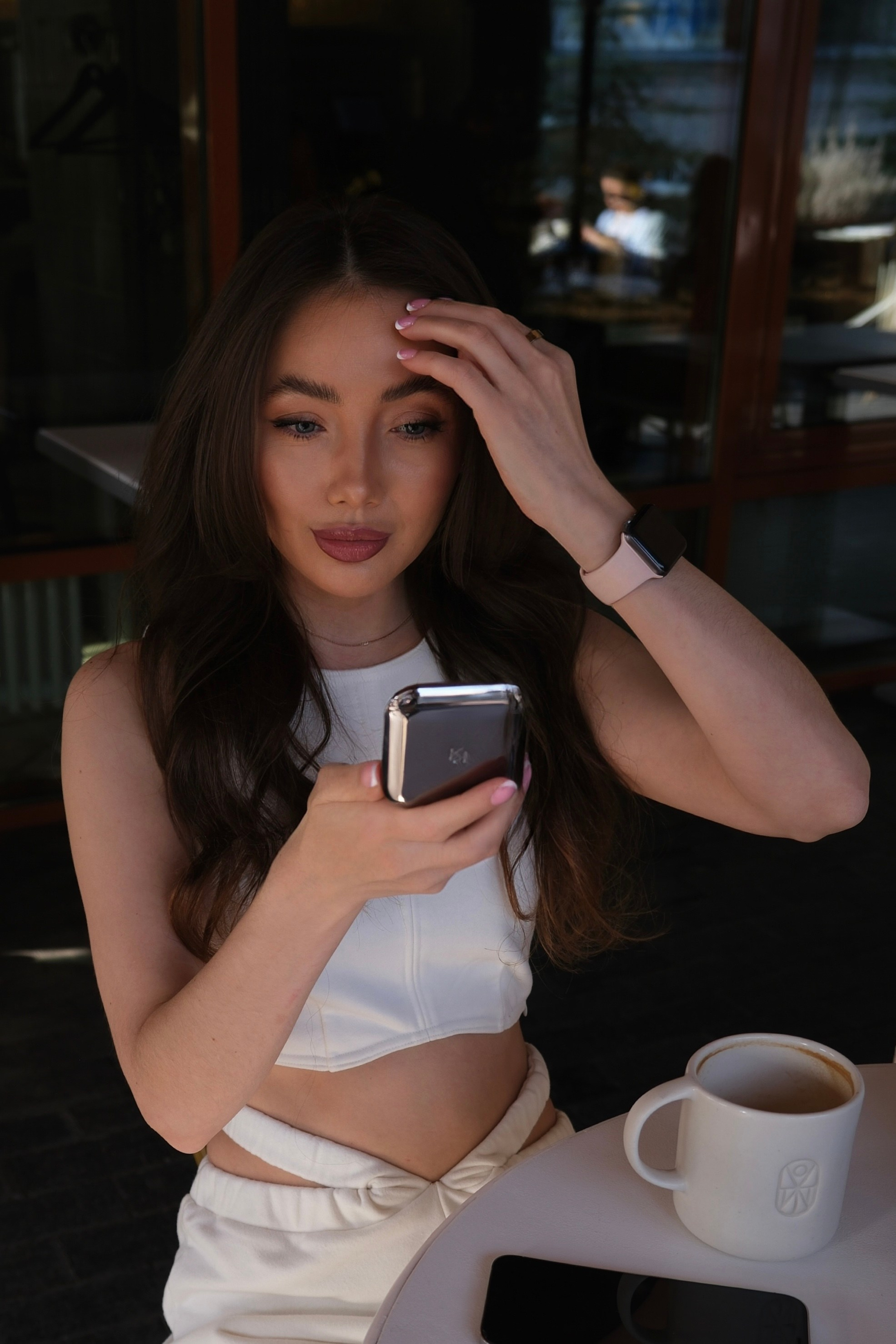 В кафе. Фотограф на камеру и мобильная съемка в Казани Лидия