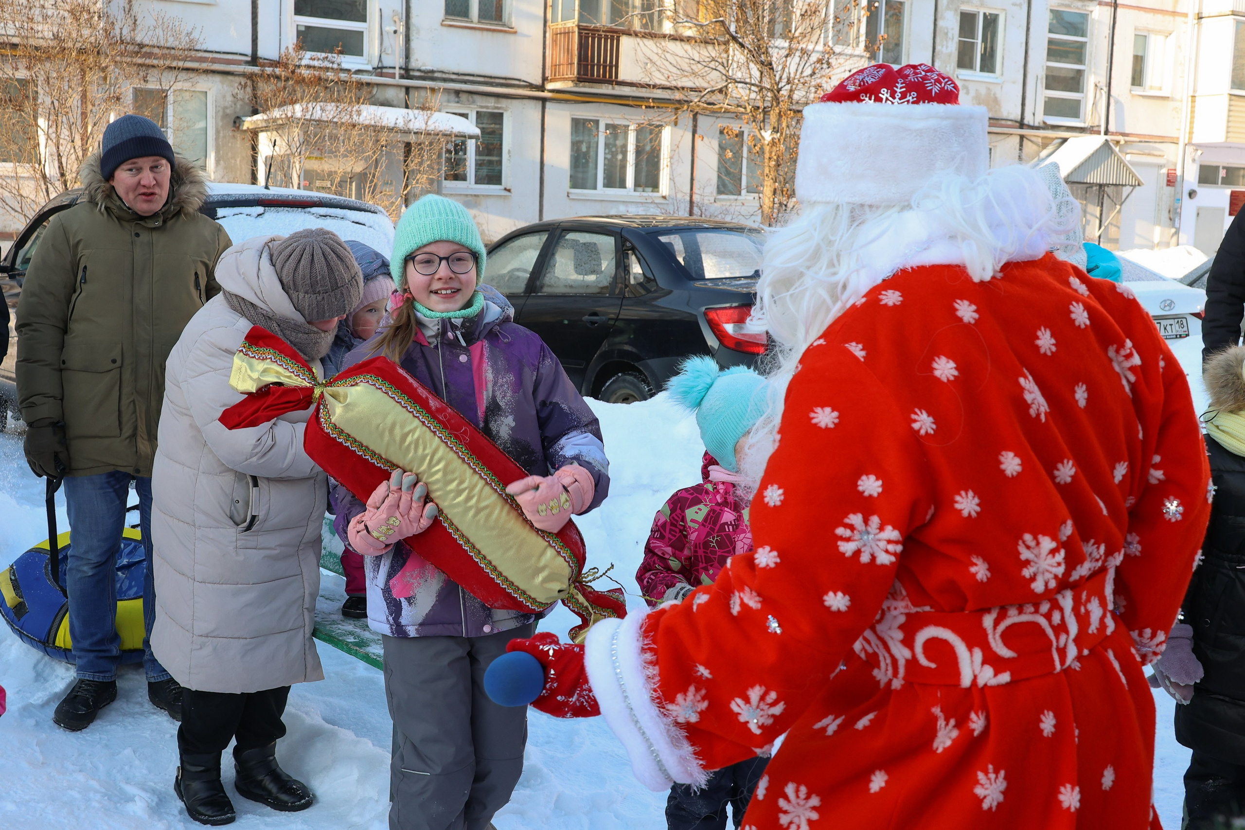 Новогодний праздник на улице