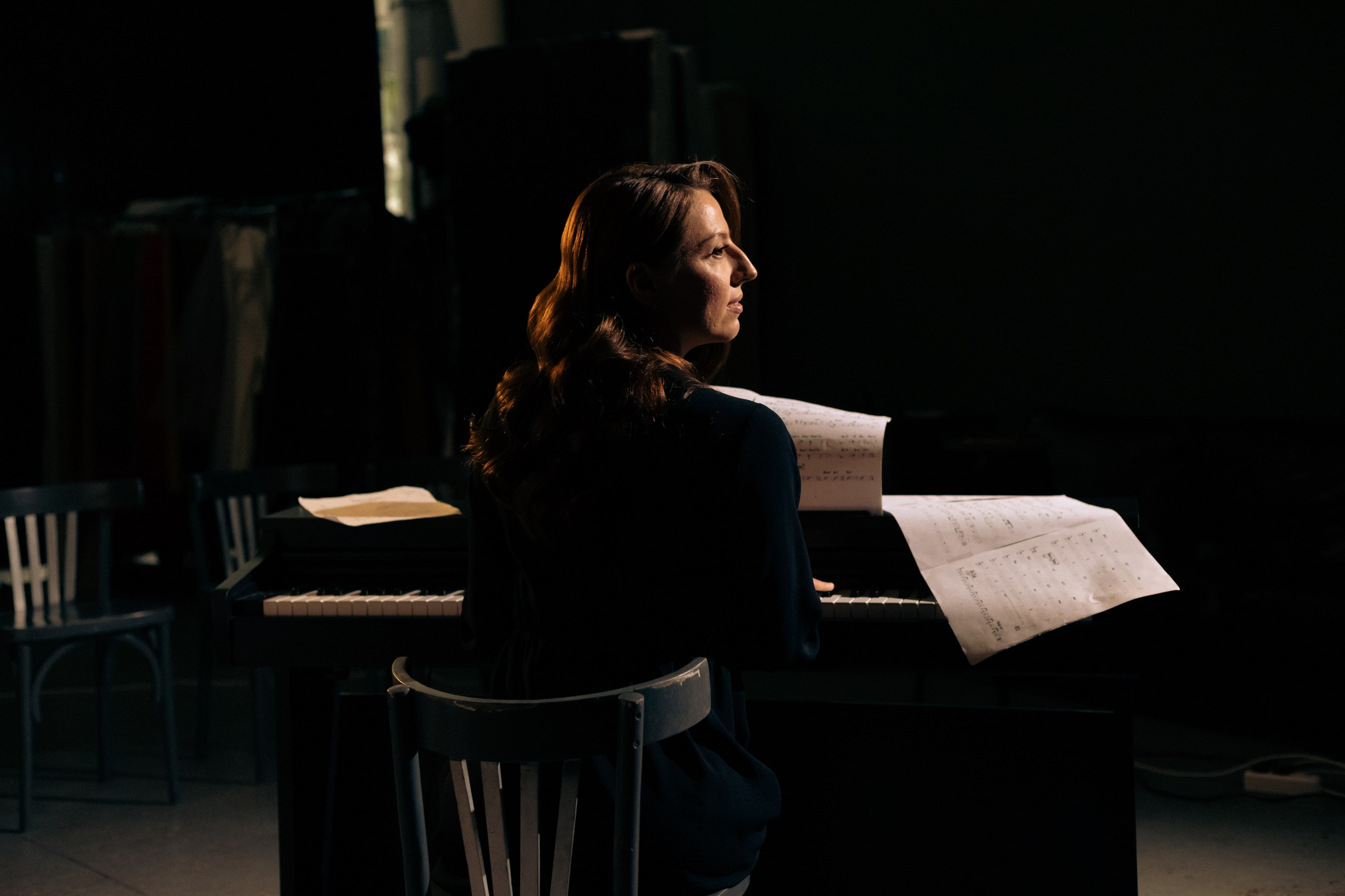 Композитор Юлия Перминова. Фотосъемка. Фотограф в Тюмени Даша Михнова. Портреты, фотопроекты, фотодни