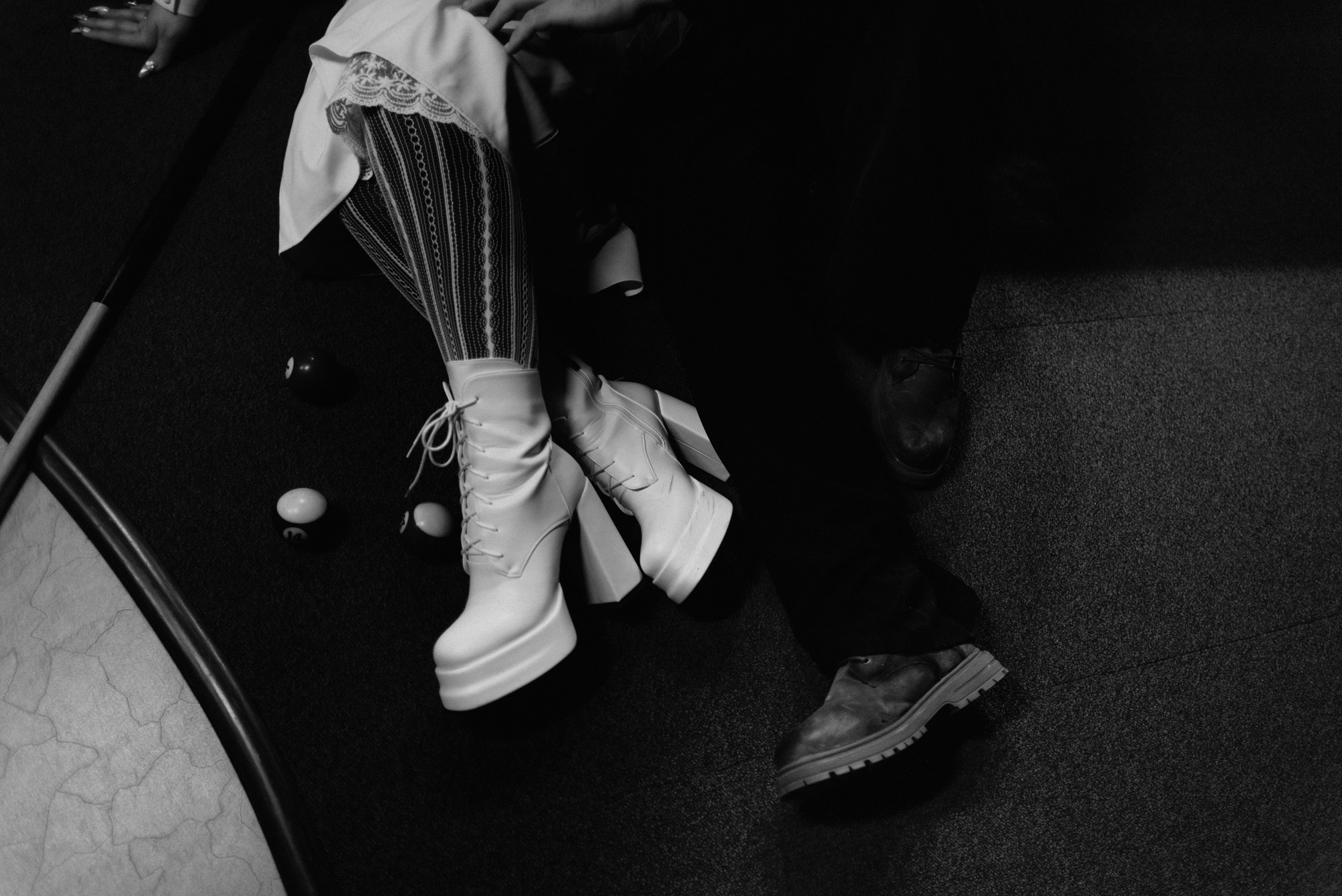 Свадьба для двоих в Тюмени — фотосессия в ЗАГСе, кафе и отеле. Портретный фотограф Тюмень Дарья Мустафина