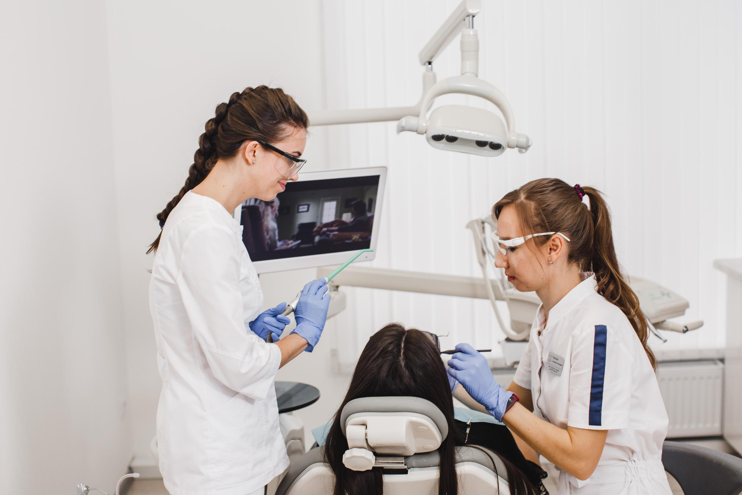 CITY SMILE. Photographer and videographer for wedding in Italy: Rome, Milan, Venic