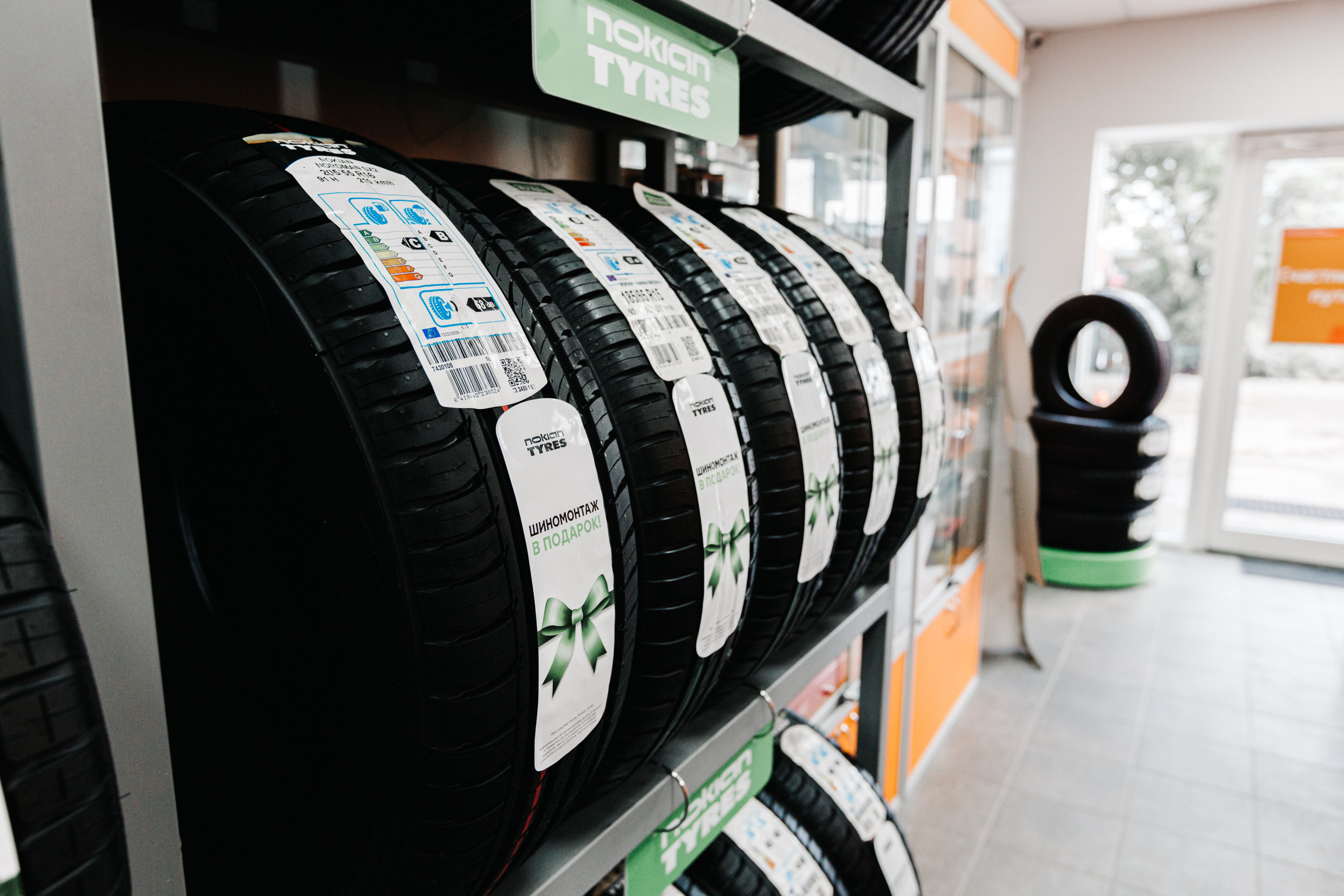 Автомобильный салон Vianor. Photographer and videographer for wedding in Italy: Rome, Milan, Venic