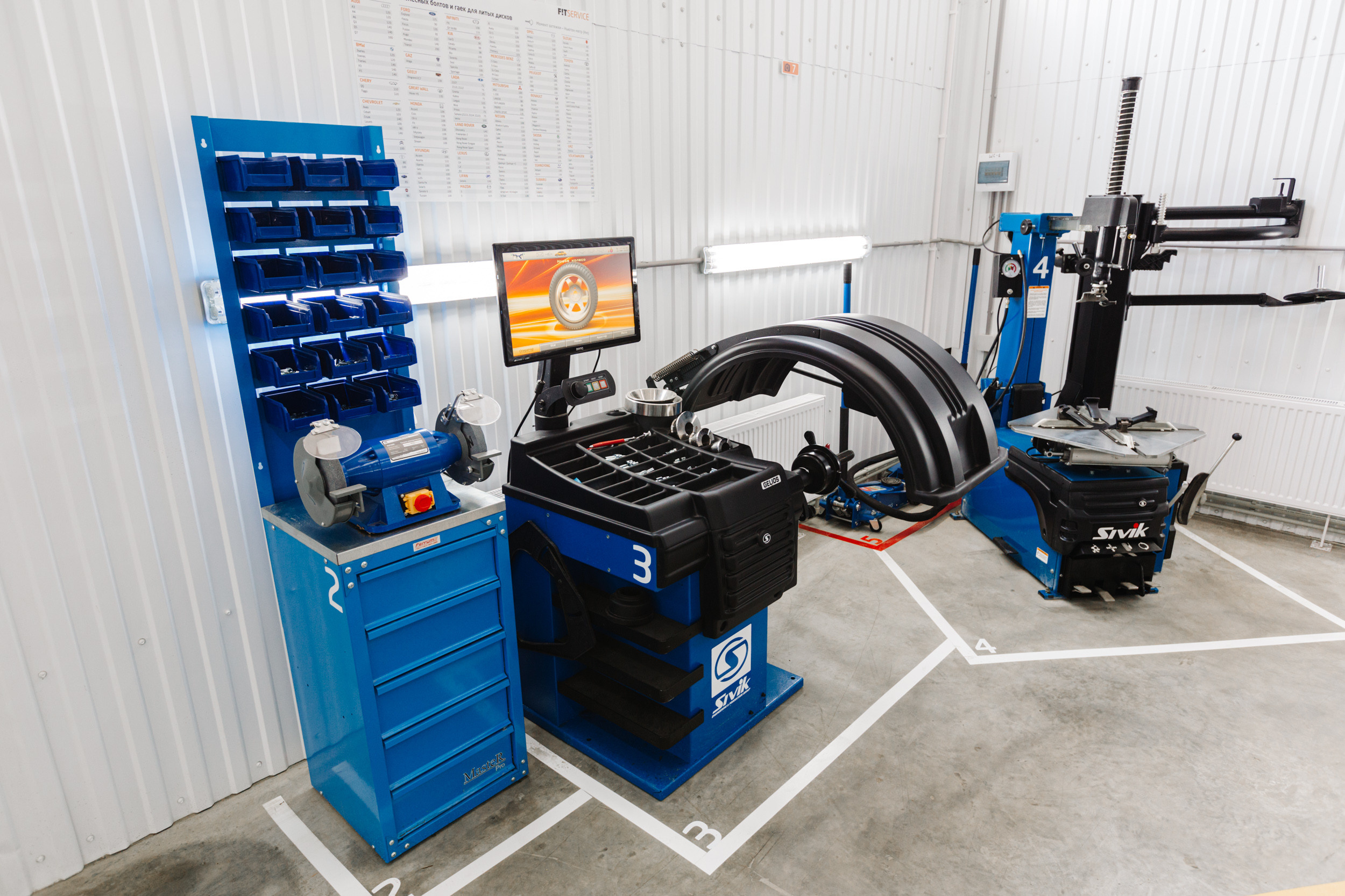 Автомобильный салон Vianor. Photographer and videographer for wedding in Italy: Rome, Milan, Venic