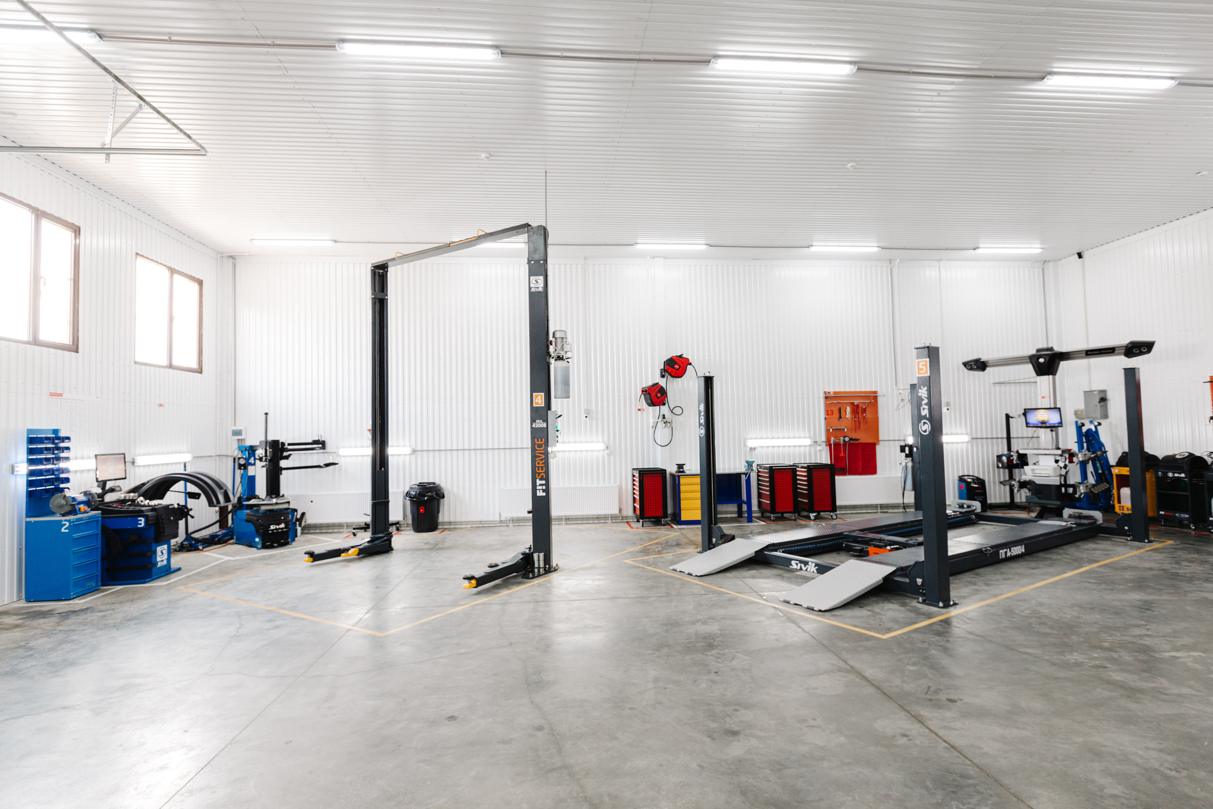 Автомобильный салон Vianor. Photographer and videographer for wedding in Italy: Rome, Milan, Venic