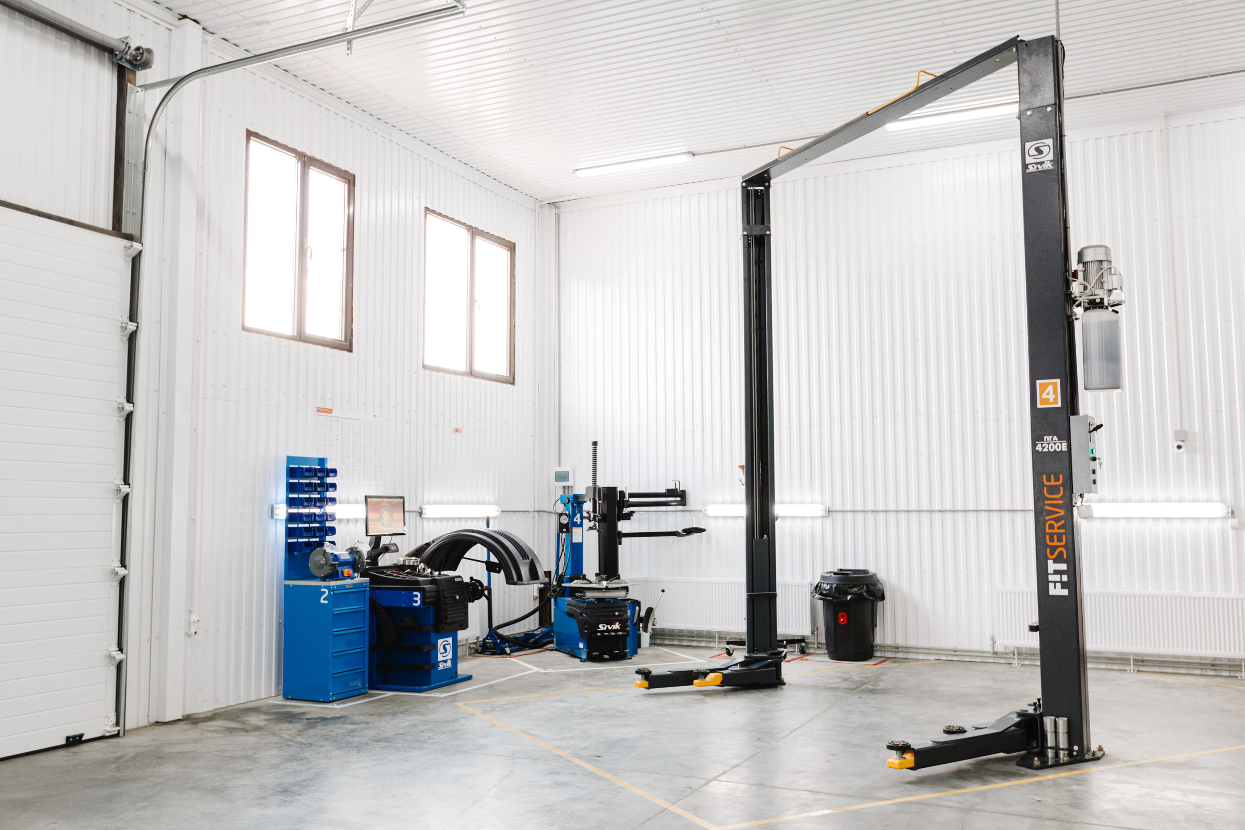 Автомобильный салон Vianor. Photographer and videographer for wedding in Italy: Rome, Milan, Venic