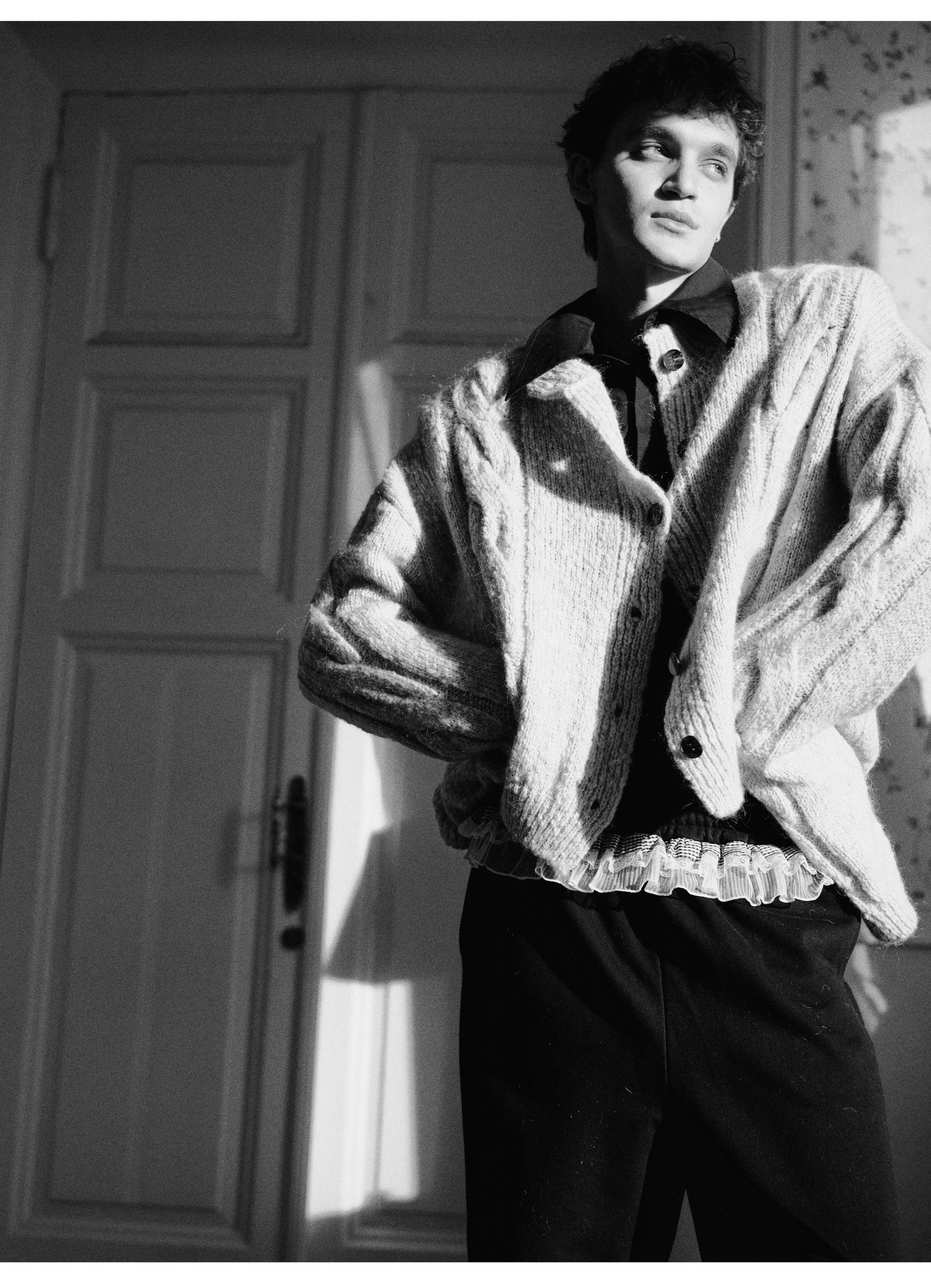 89233. Главная