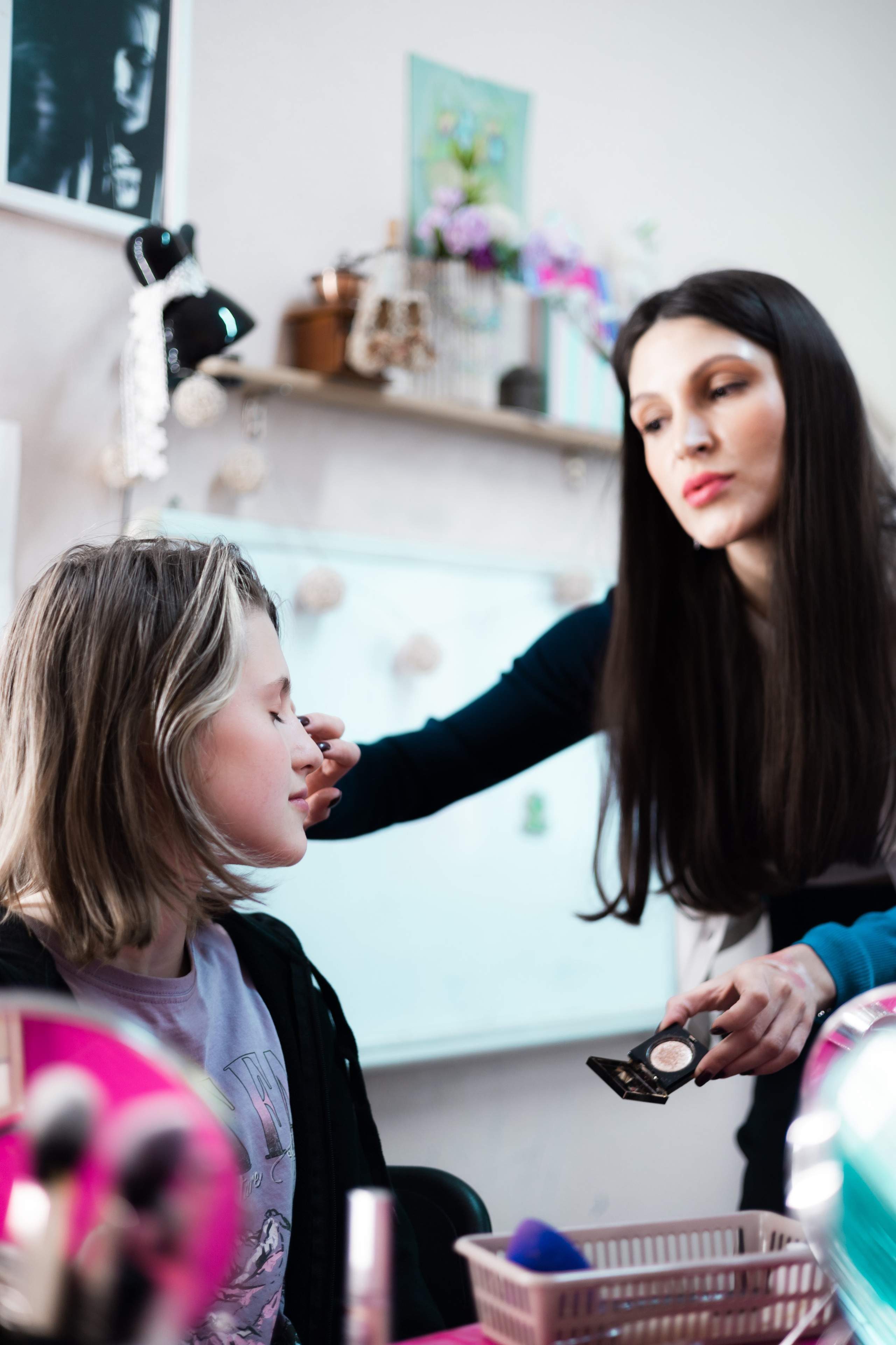 Макияж без ошибок: Мастер-класс по макияжу на 17-летие. Польза и атмосфера праздника! Фотоотчет о мастер-классе. Записаться на следующий!. Школа для девочек во Владивостоке — Само Совершенство