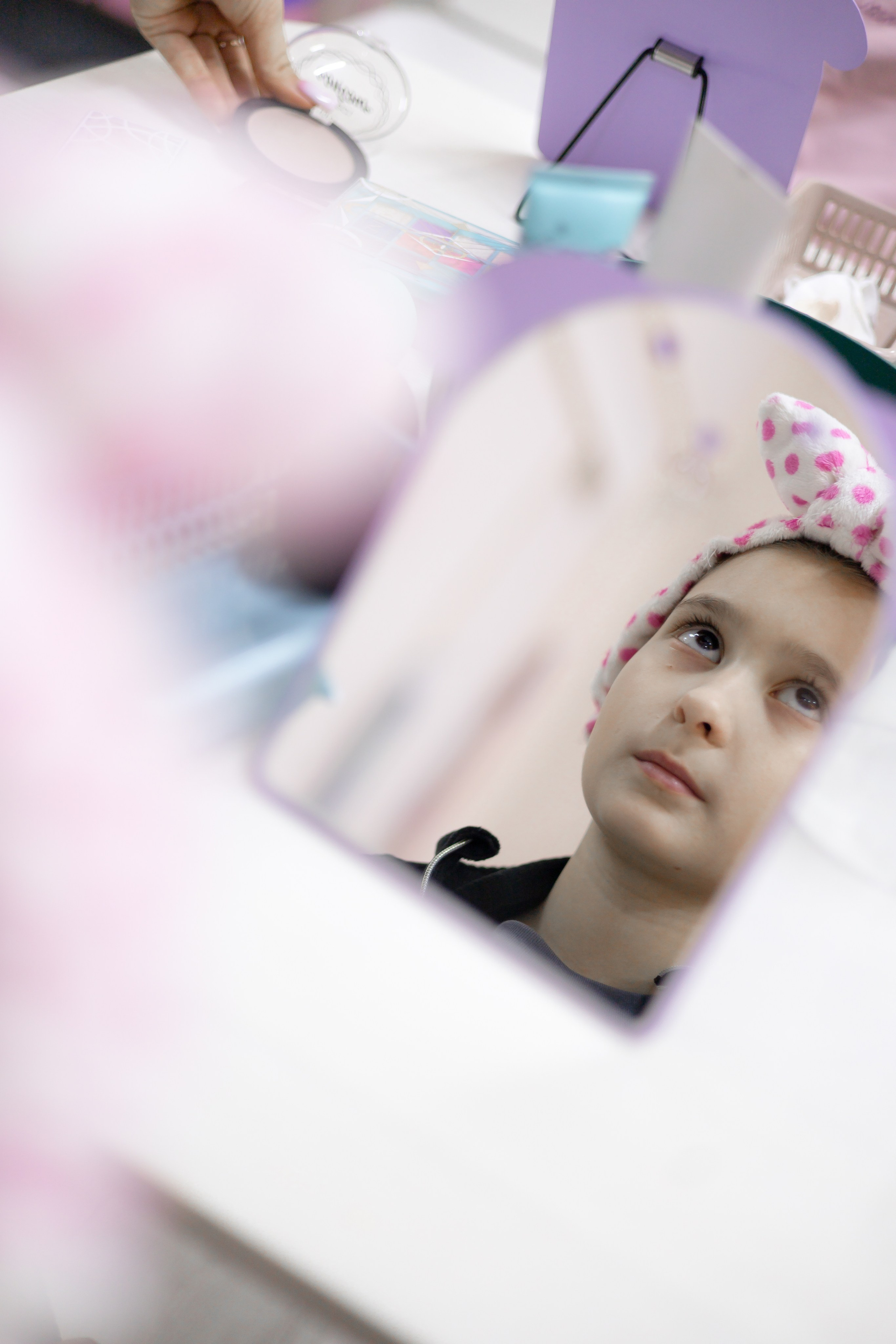 Урок «цветного» макияжа для Театра моды. Школа для девочек во Владивостоке — Само Совершенство