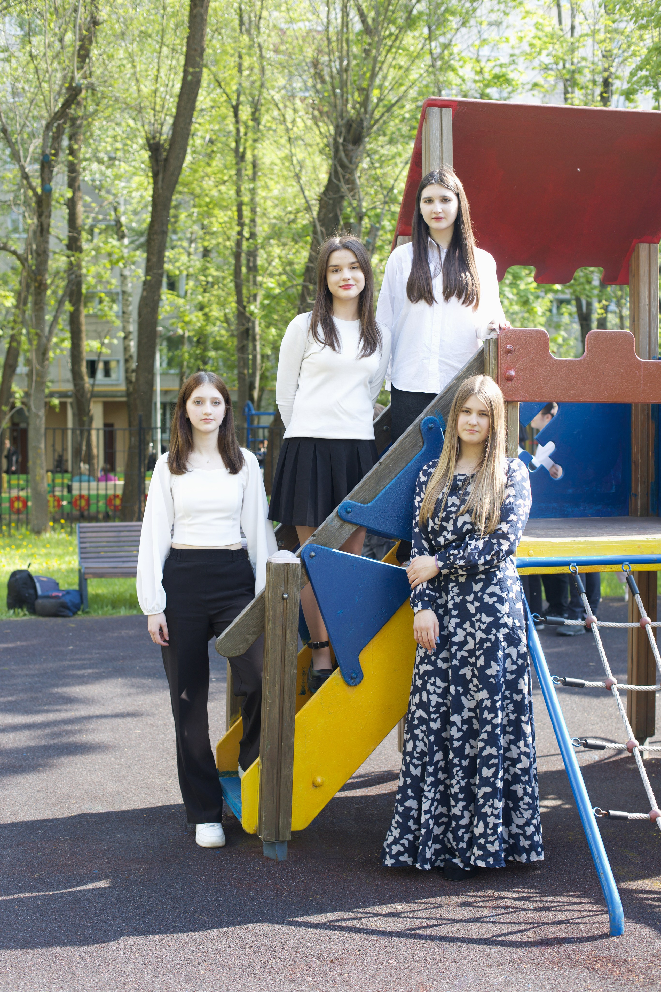 Групповые фото 9 и 11 класс