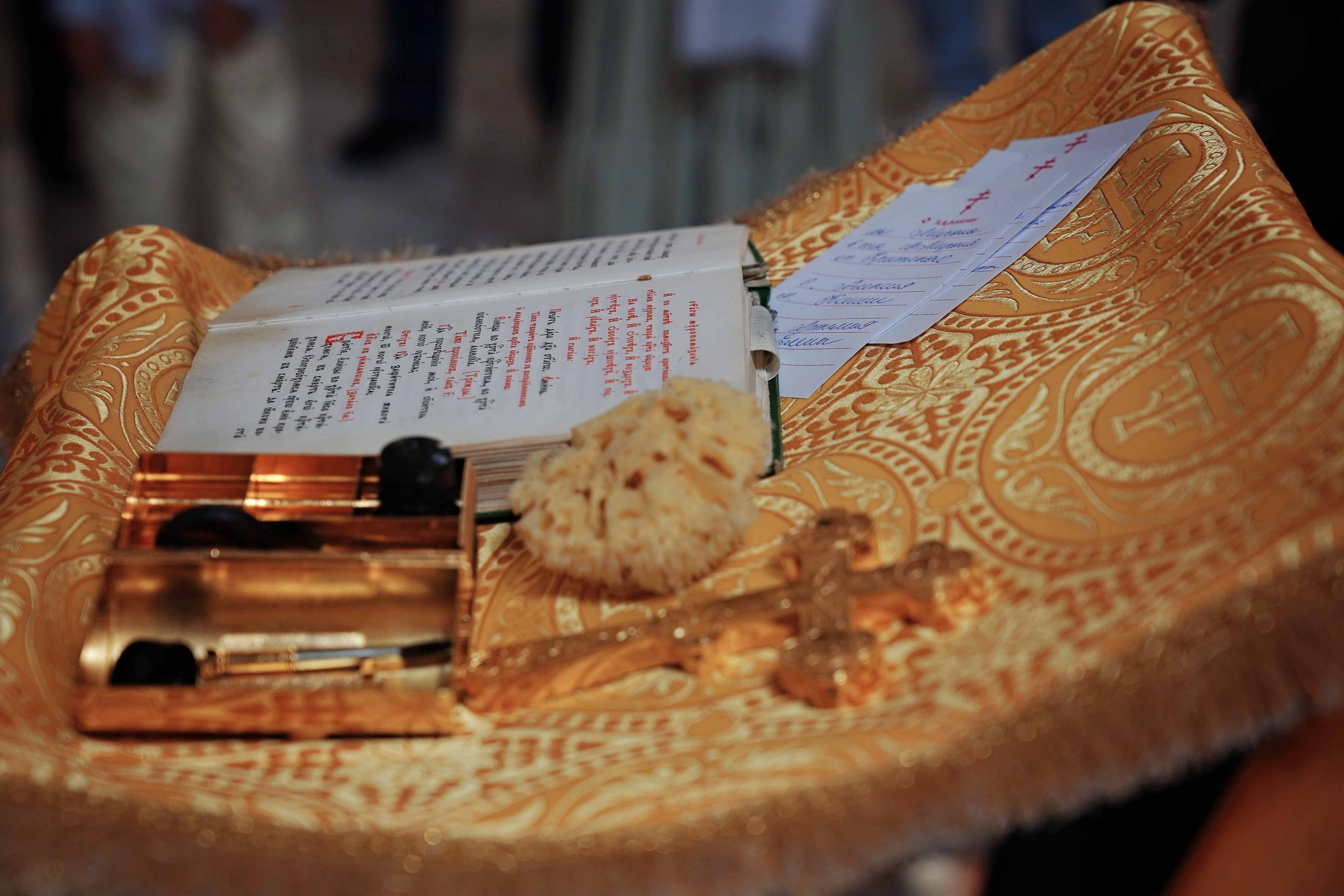 Таинство Крещения в храме Живоначальной Троицы в Троицке. Семейный и детский фотограф в Москве Екатерина Офицерова