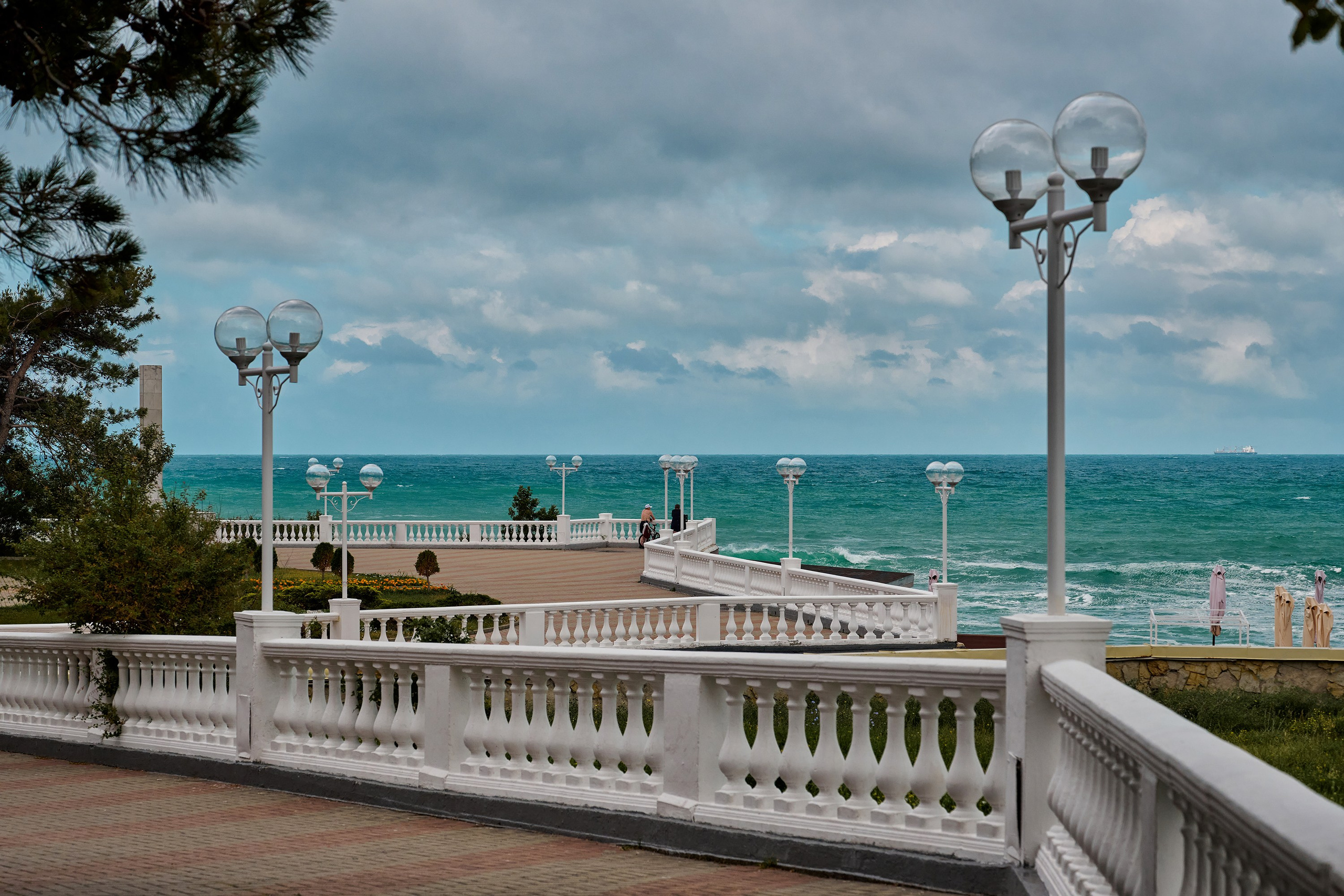 Геленджик, набережная, мыс Толстый