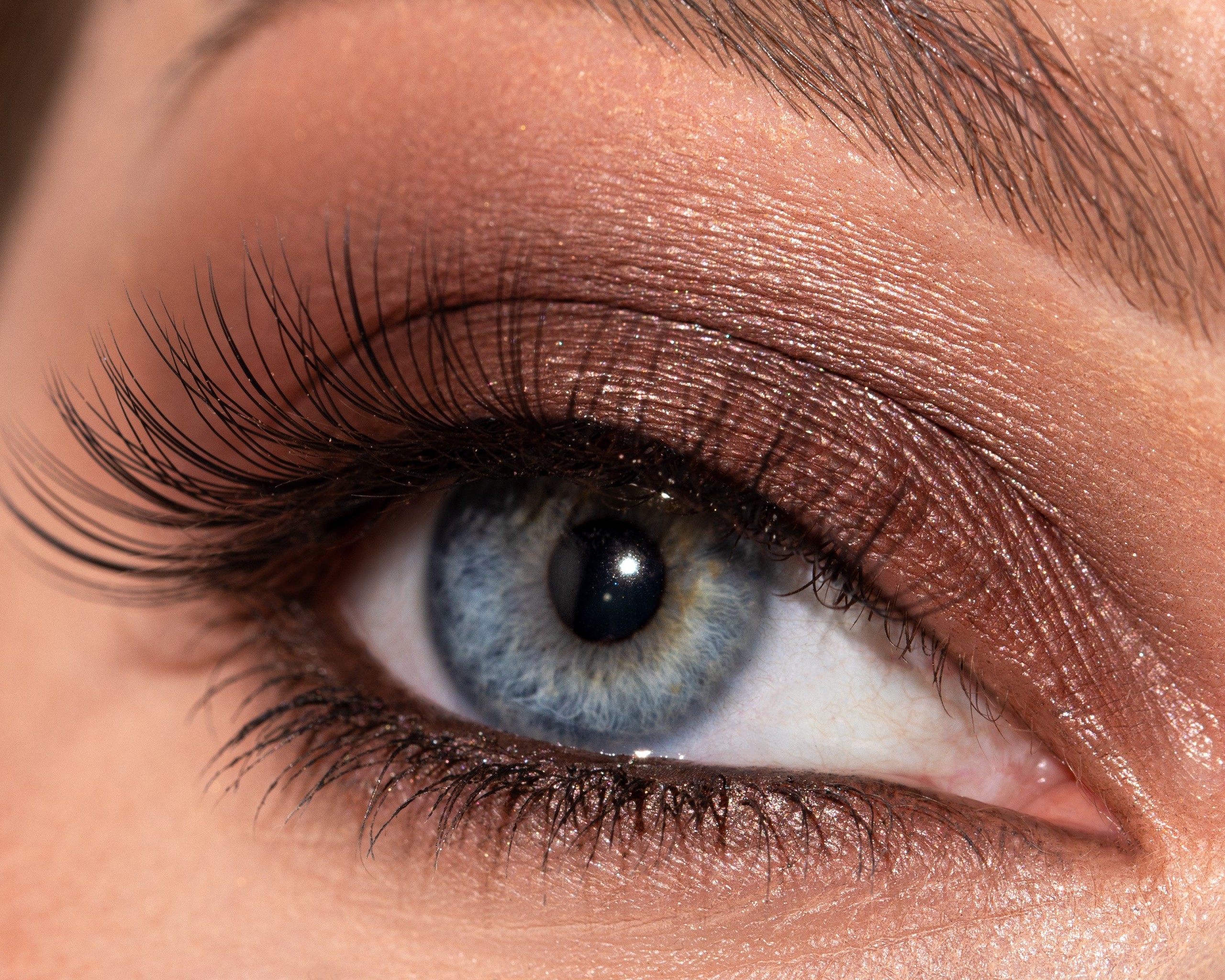 Съёмка косметики, парфюмерии, средств ухода (бьюти-бренды). Контент для визажистов, стилистов, блогеров. Рекламный фотограф Ксения Вершинина | Москва