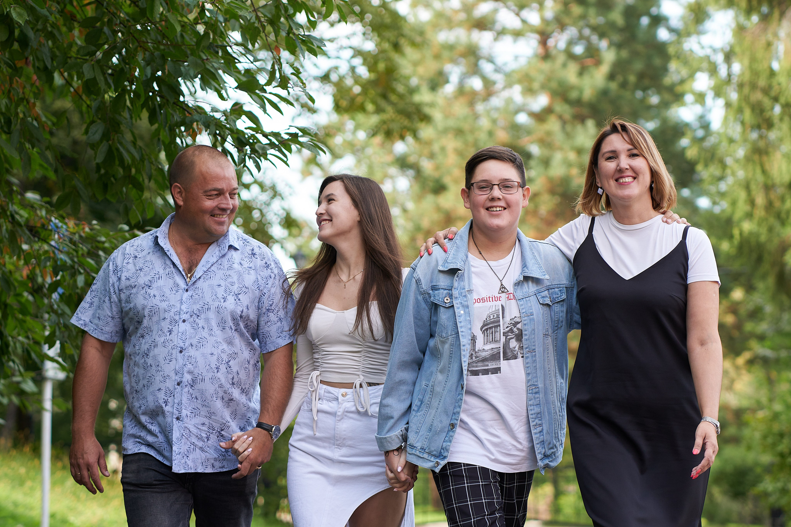 Прогулка с семьёй. Анна Катасонова