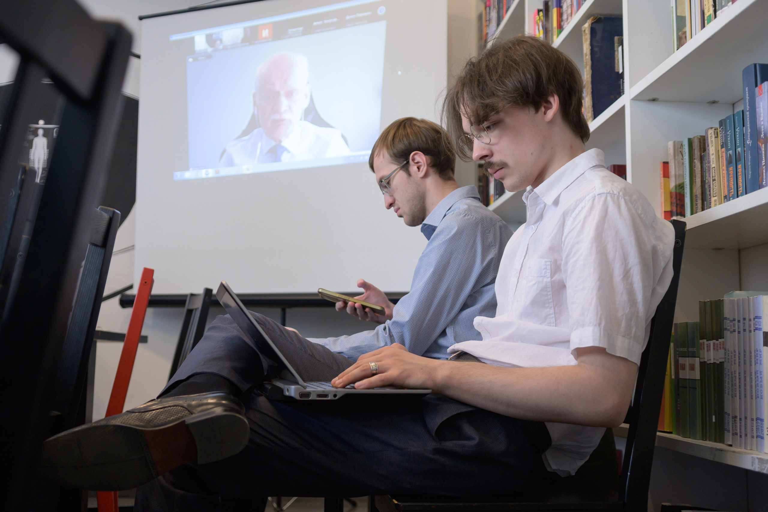 Научный круглый стол. Ларичев Алексей — индивидуальный и репортажный фотограф Москва