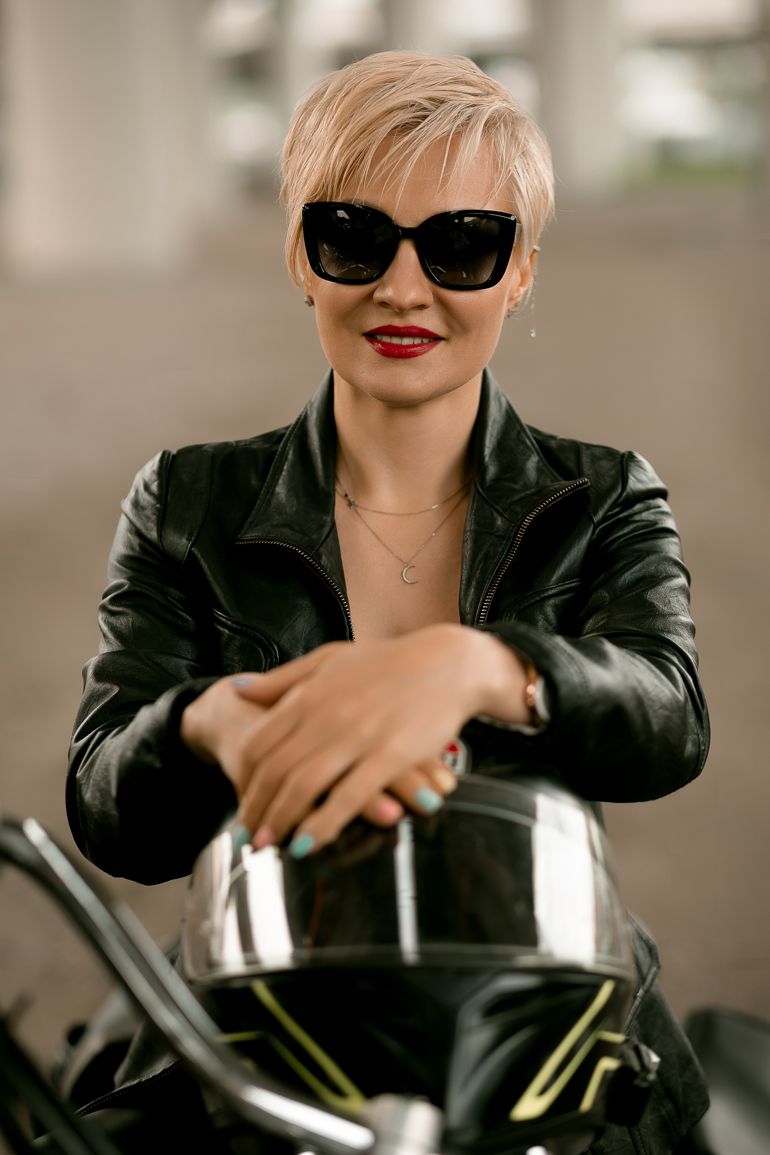 Фотосессия на мотоцикле для девушки. Семейный и свадебный фотограф в Санкт-Петербурге Таша Семёнова