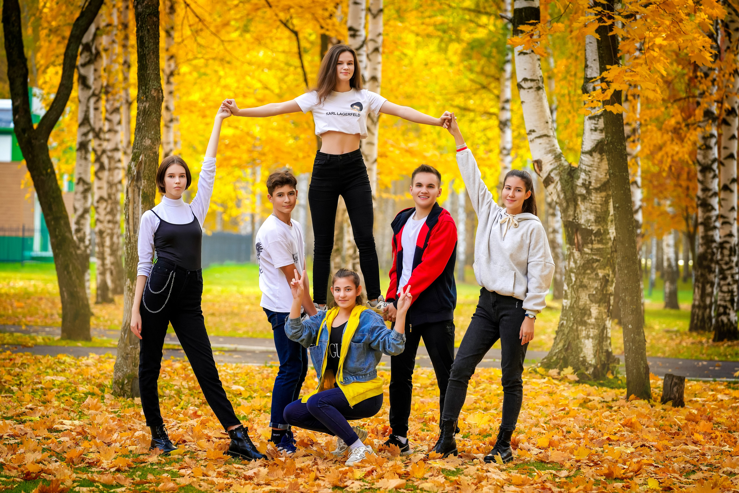 Осень 9,11 класс. Современные выпускные альбомы. Мы делаем не просто альбомы, а стильные фотокниги