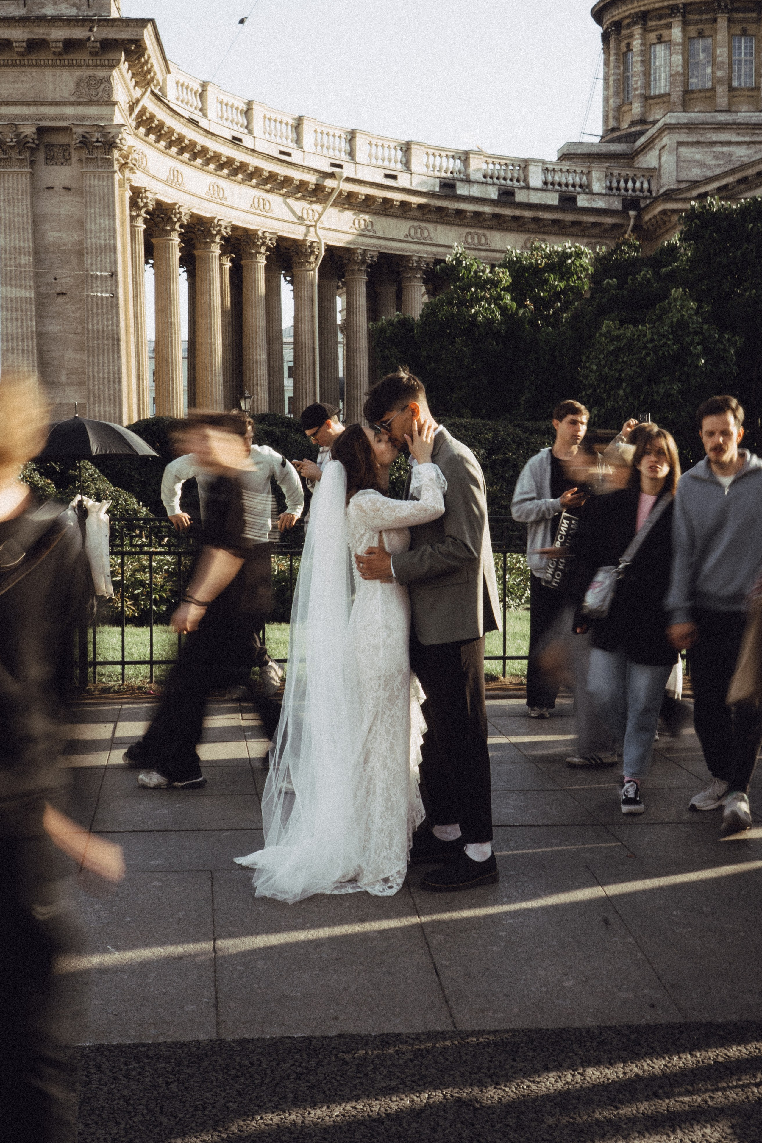 СВАДЕБНАЯ ПРОГУЛКА ВОЗЕ ИСАИКЕВСКОГО СОБОРА АСТОРИИ И ЗАКОНОДАЛЕТНОГО СОБРАНИЯ. Профессиональный фотограф, Санкт-Петербург — Виктория Богомолова