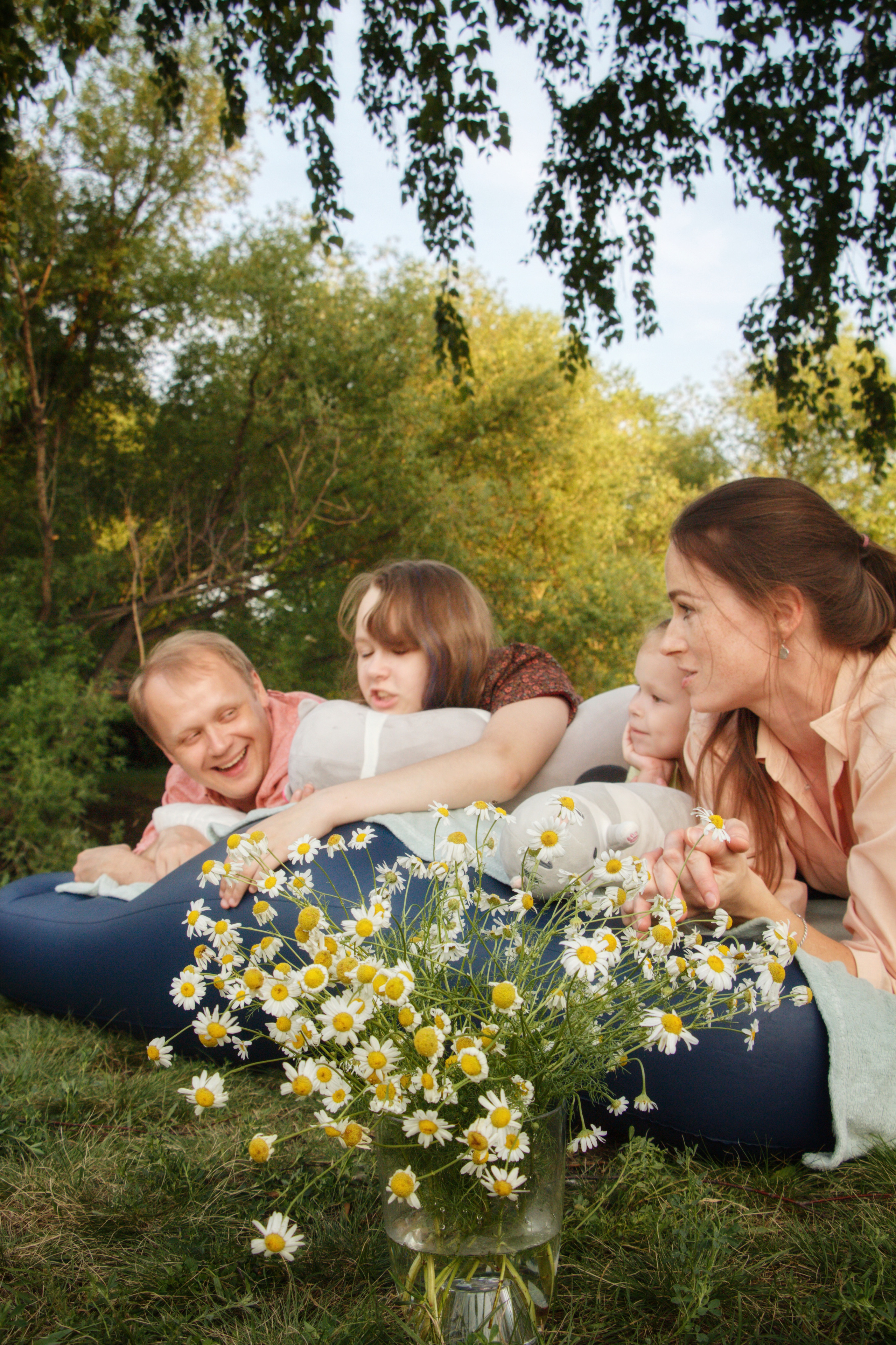 Семья Савиновых на прогулке в сквере…. Творческая, семейная Фотосъемка ДоброДарова Елена Омск
