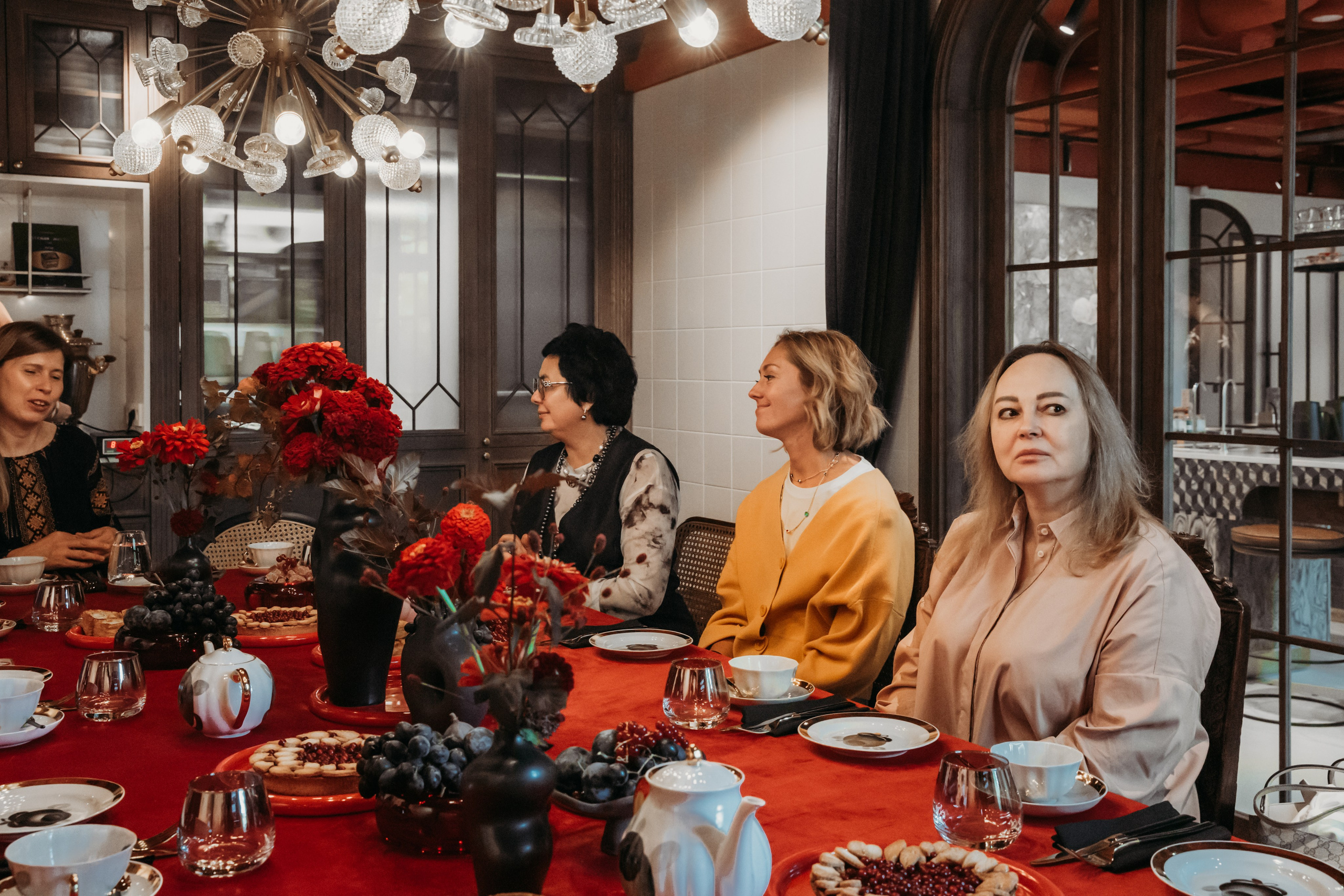 Родные люди «История парфюмерии». Леся Гаранина. Семейный фотограф/видеограф Москва и область