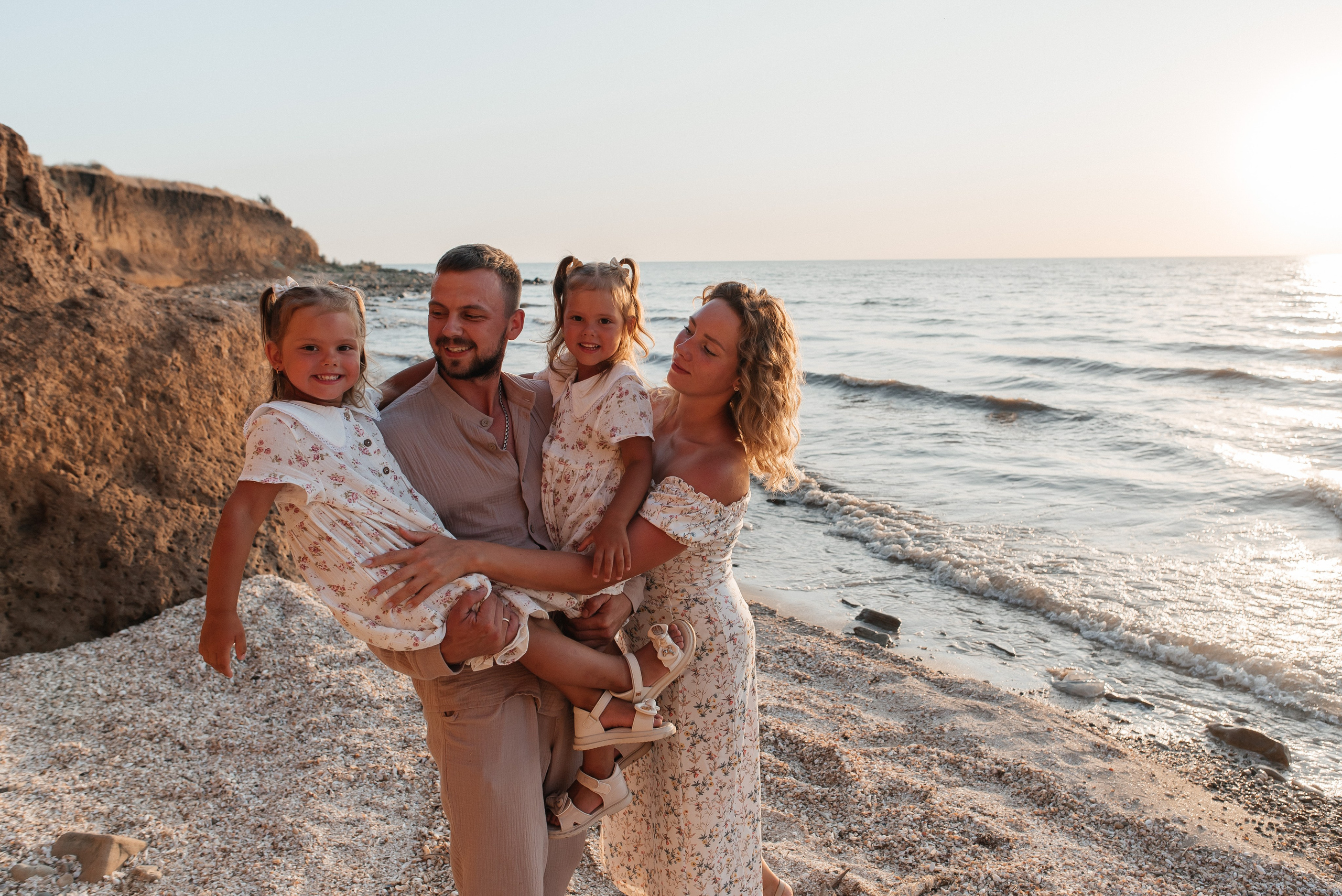 Семейная прогулка на маяке. Детский и семейный фотограф выпускной альбом Приморско-Ахтарск
