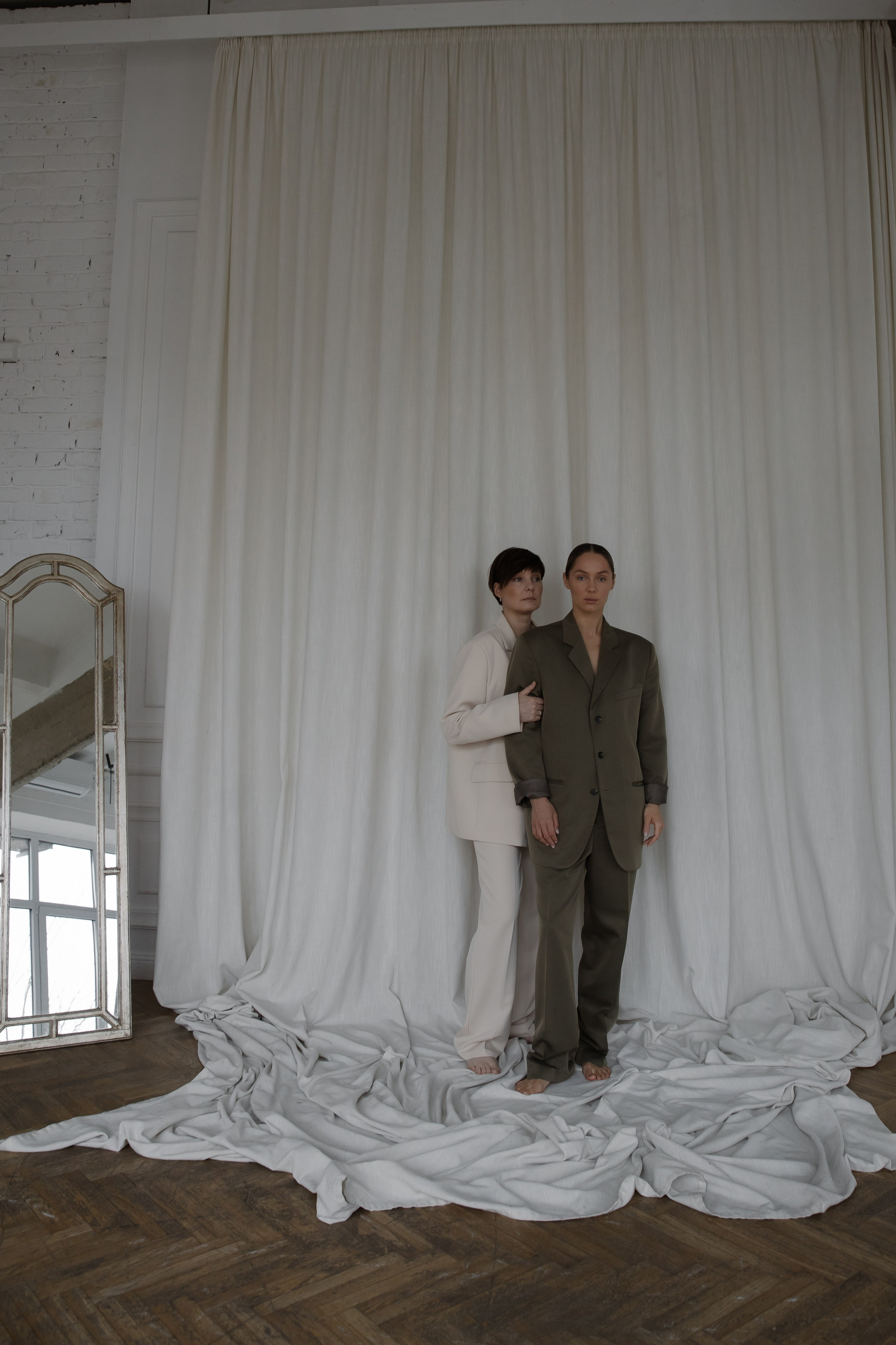 Мама и дочь, минимализм. СВАДЕБНЫЙ ФОТОГРАФ ЧЕЛЯБИНСК