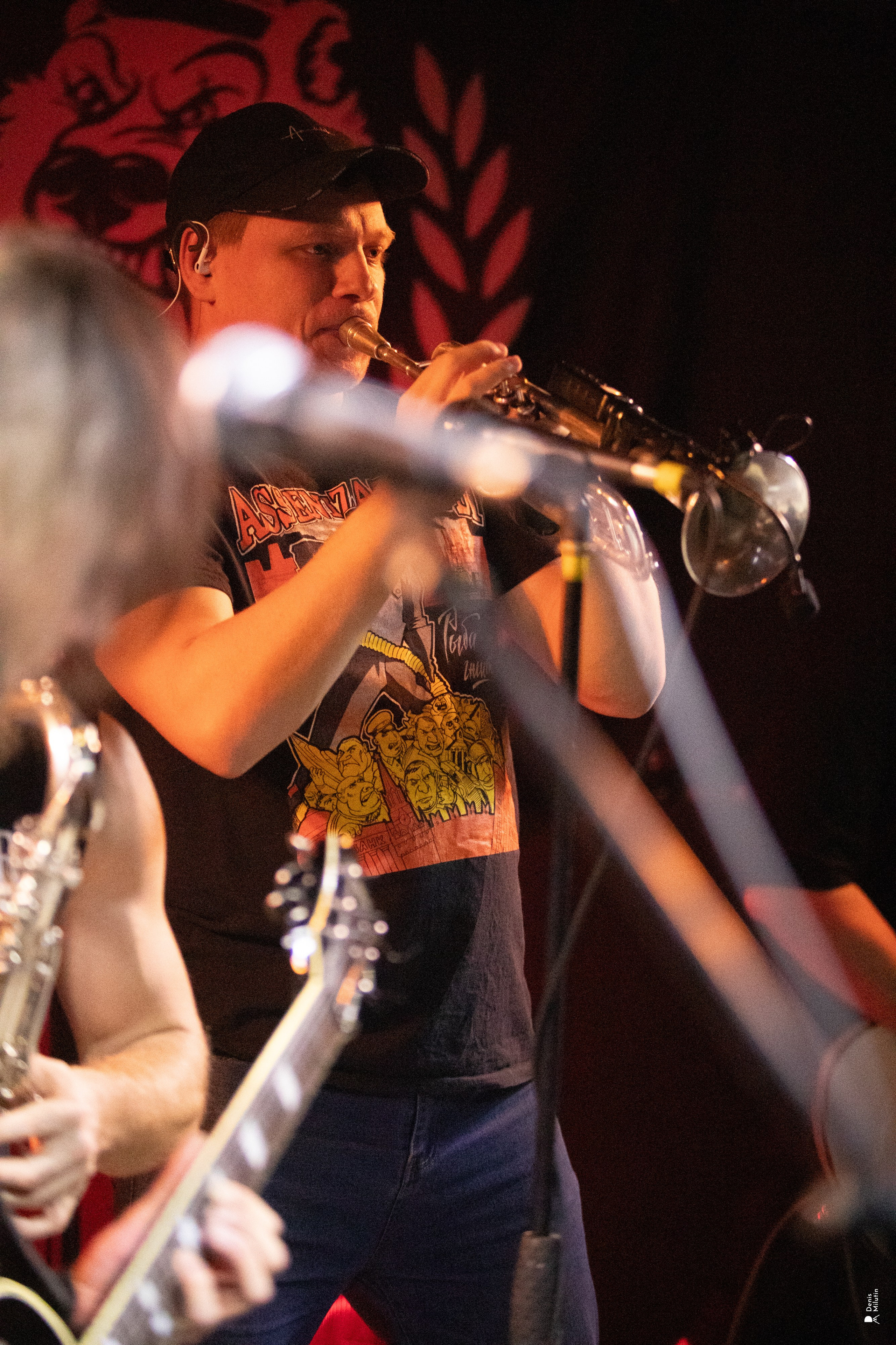 Рядом Ассенизаторы. Портретный фотограф Денис Милютин