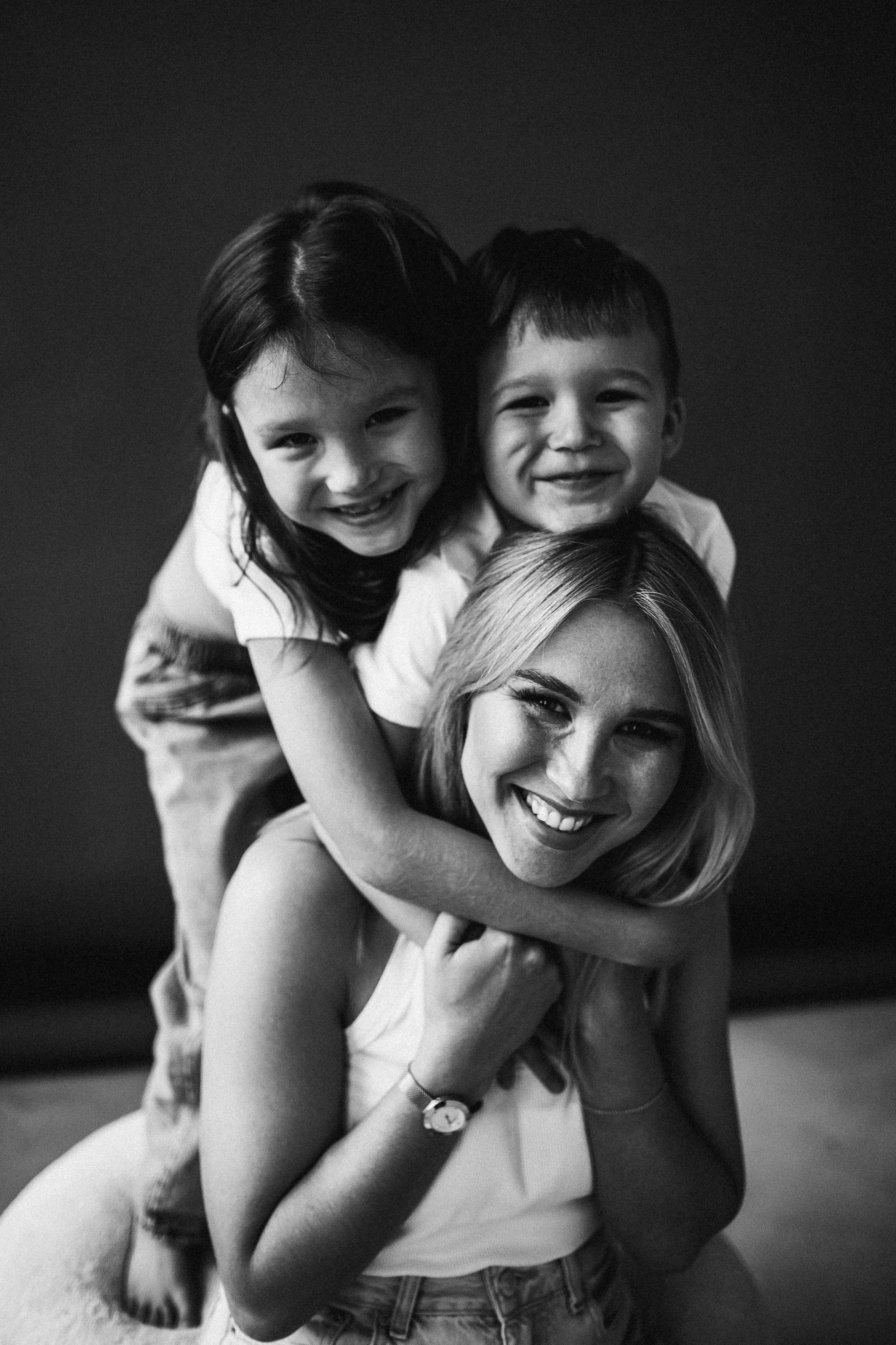 Женя с детками. Семейная съемка — это красивый способ признаться своей семье в любви