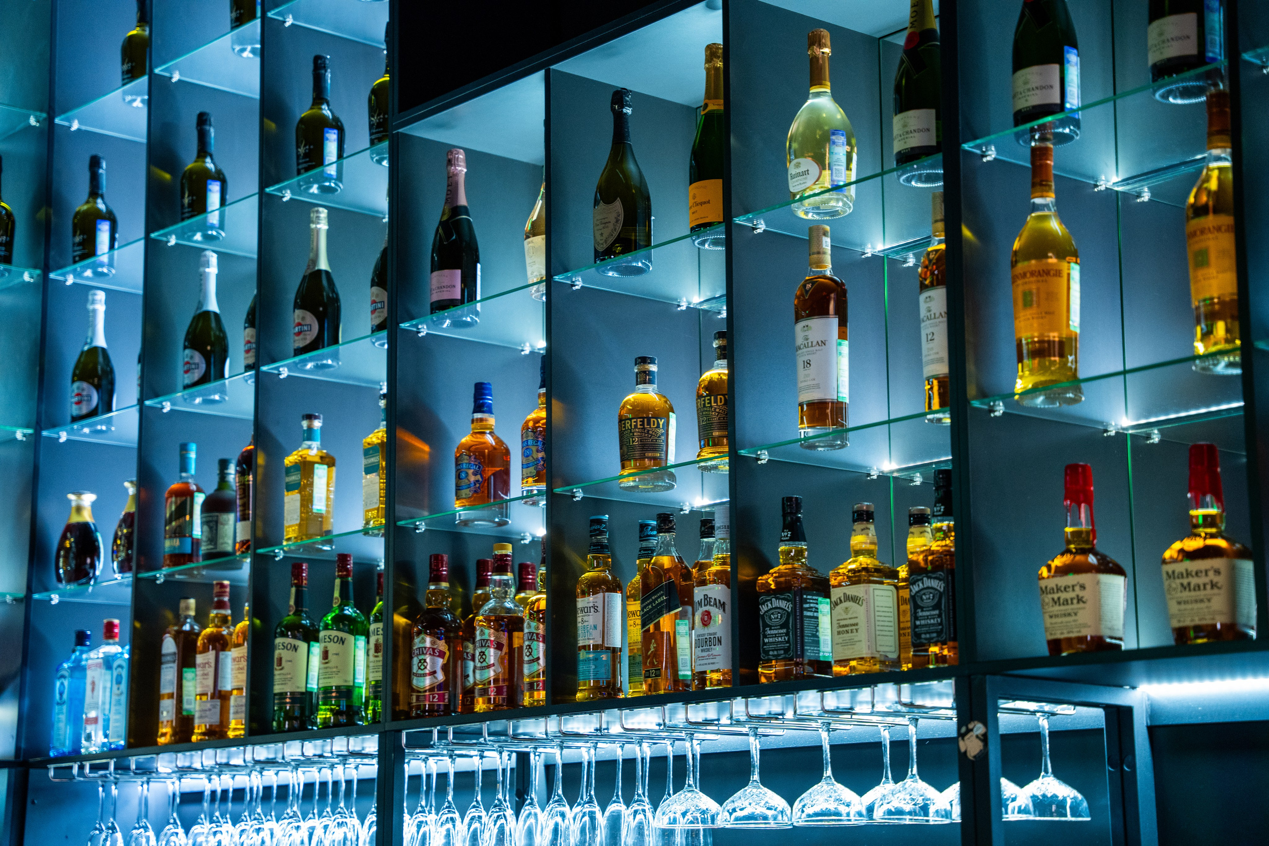 Фотосъемка интерьера стриптиз-клуба Hefner — элитный клуб Краснодара. Интерьерная фотосъемка клуба Hefner в Краснодаре — профессионально. Шедевры для Вас! Фотограф и Видеограф в Краснодаре Пахиев Руслан