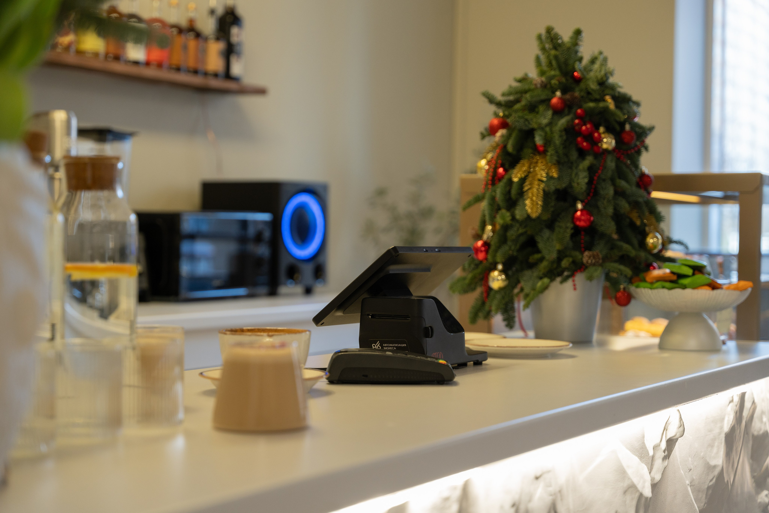 Интерьерная фотосъемка кофейни Love and Coffee — уютное место в Краснодаре Профессиональная фотосъемка интерьера кофейни в Краснодаре — Love. Шедевры для Вас! Фотограф и Видеограф в Краснодаре Пахиев Руслан