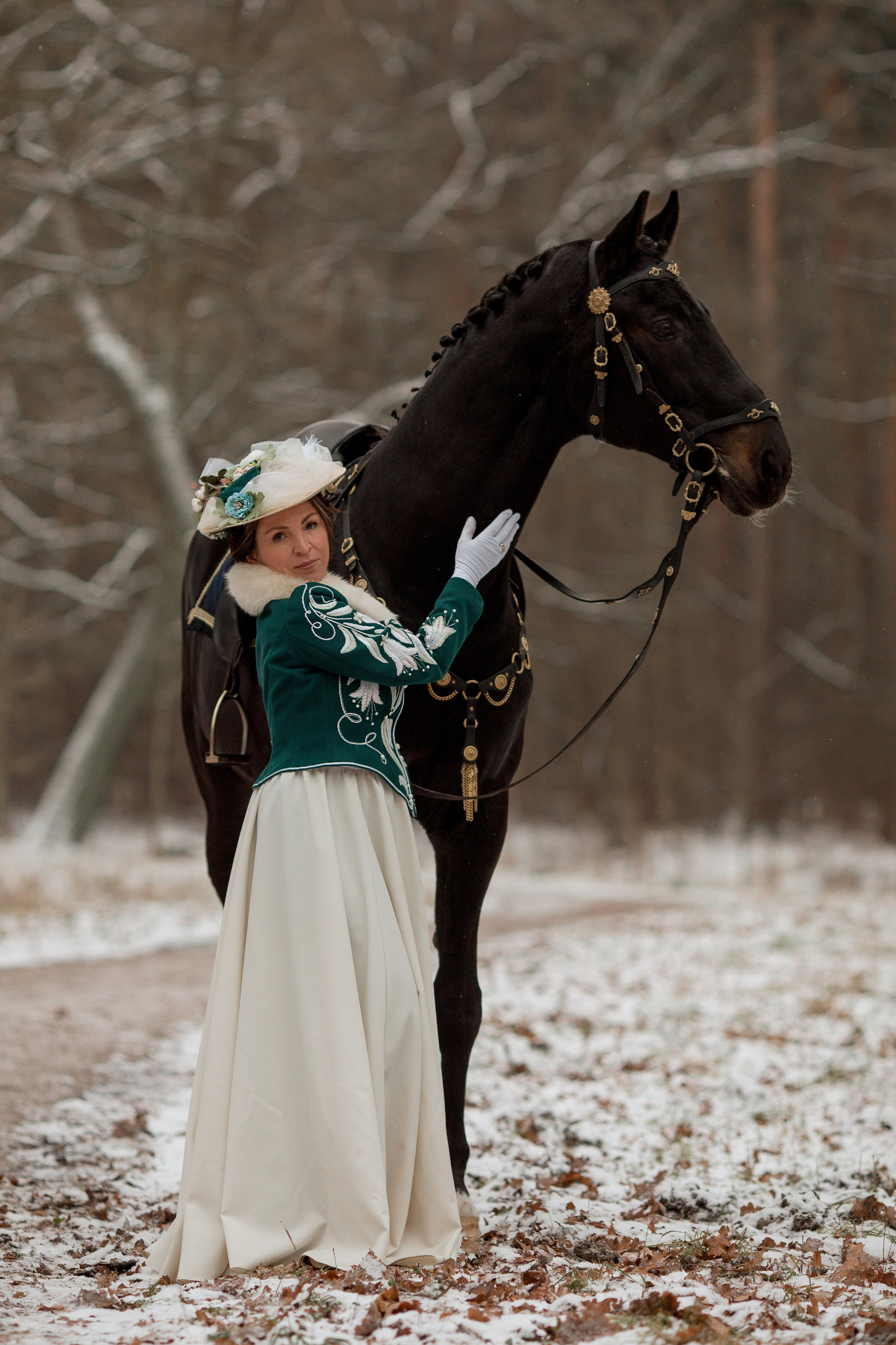 Фотосессия с лошадью у вокзала Новый Петергоф