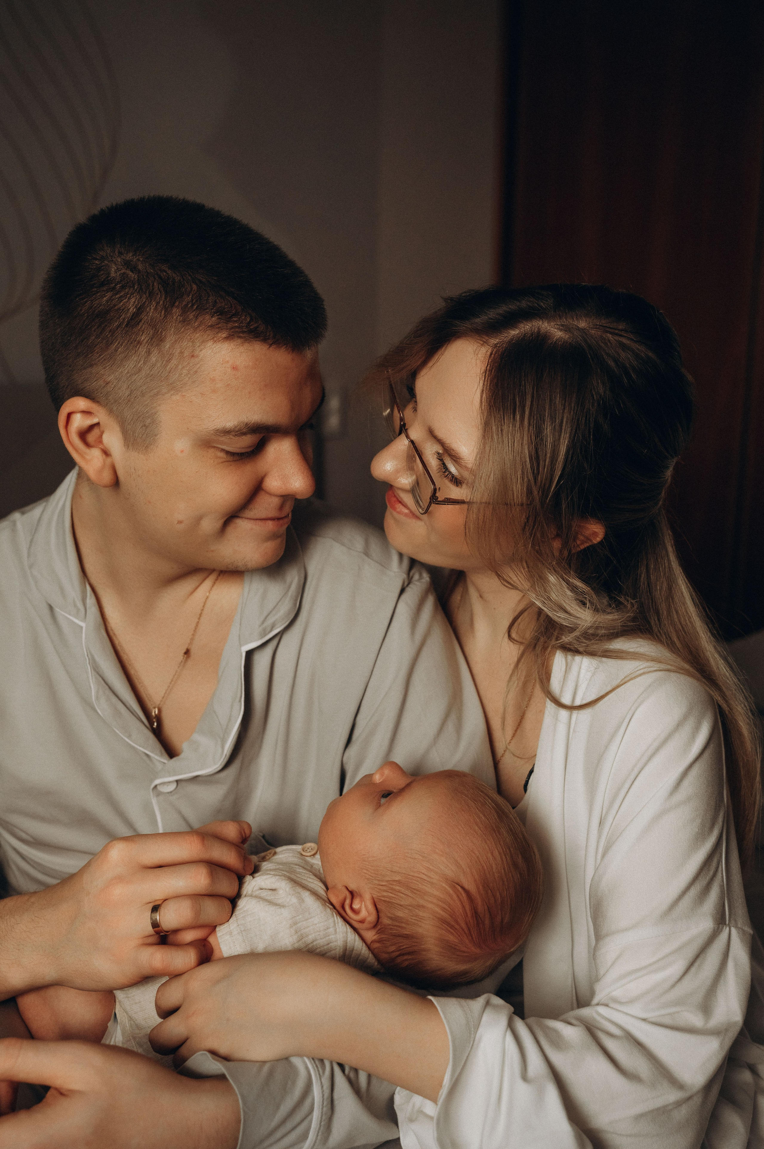 Иван, Ксения и Лев. Фотограф беременности и семьи, домашние съемки, Ньюборн