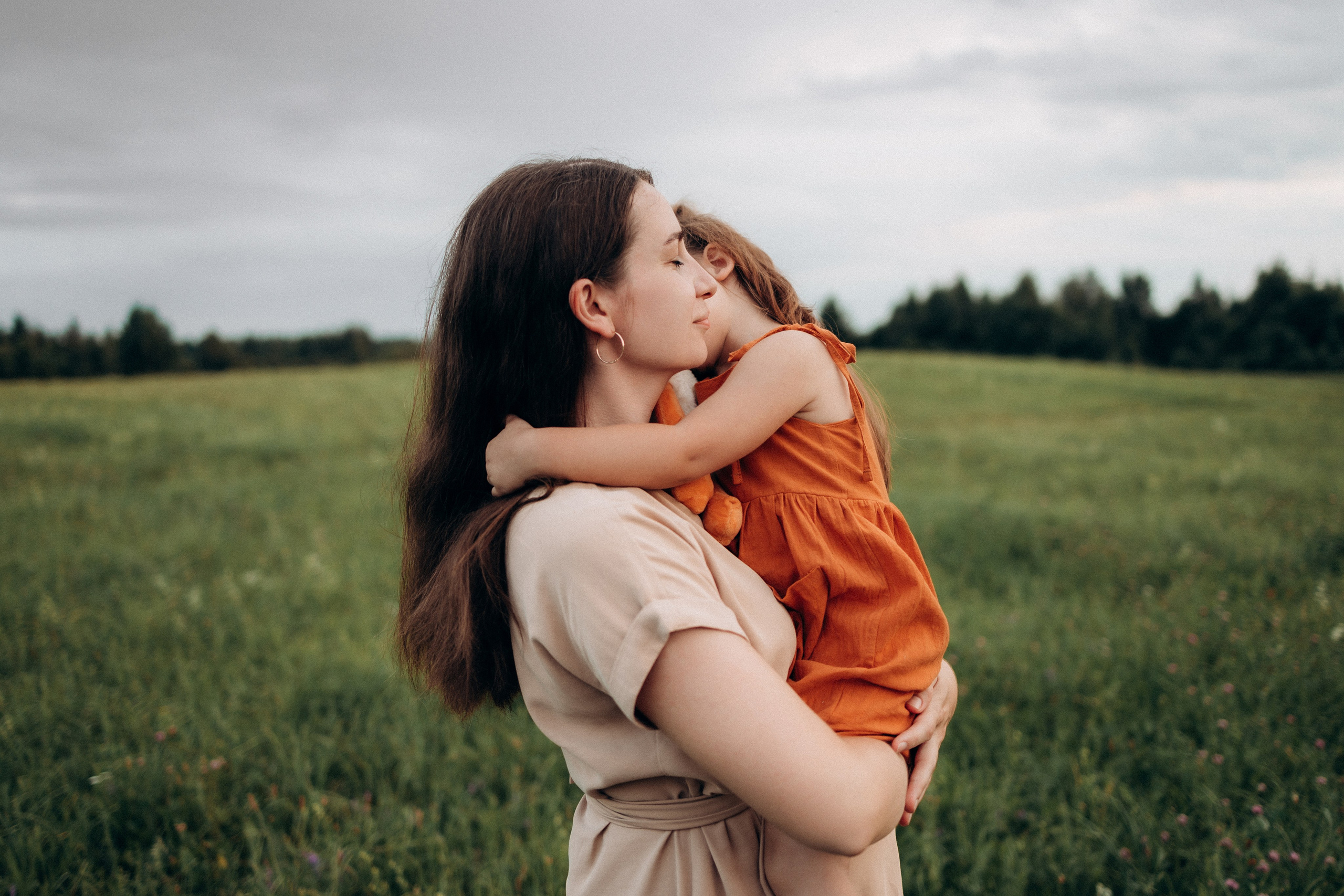 Катя и малышка Аня. Фотограф Елена Рябцева