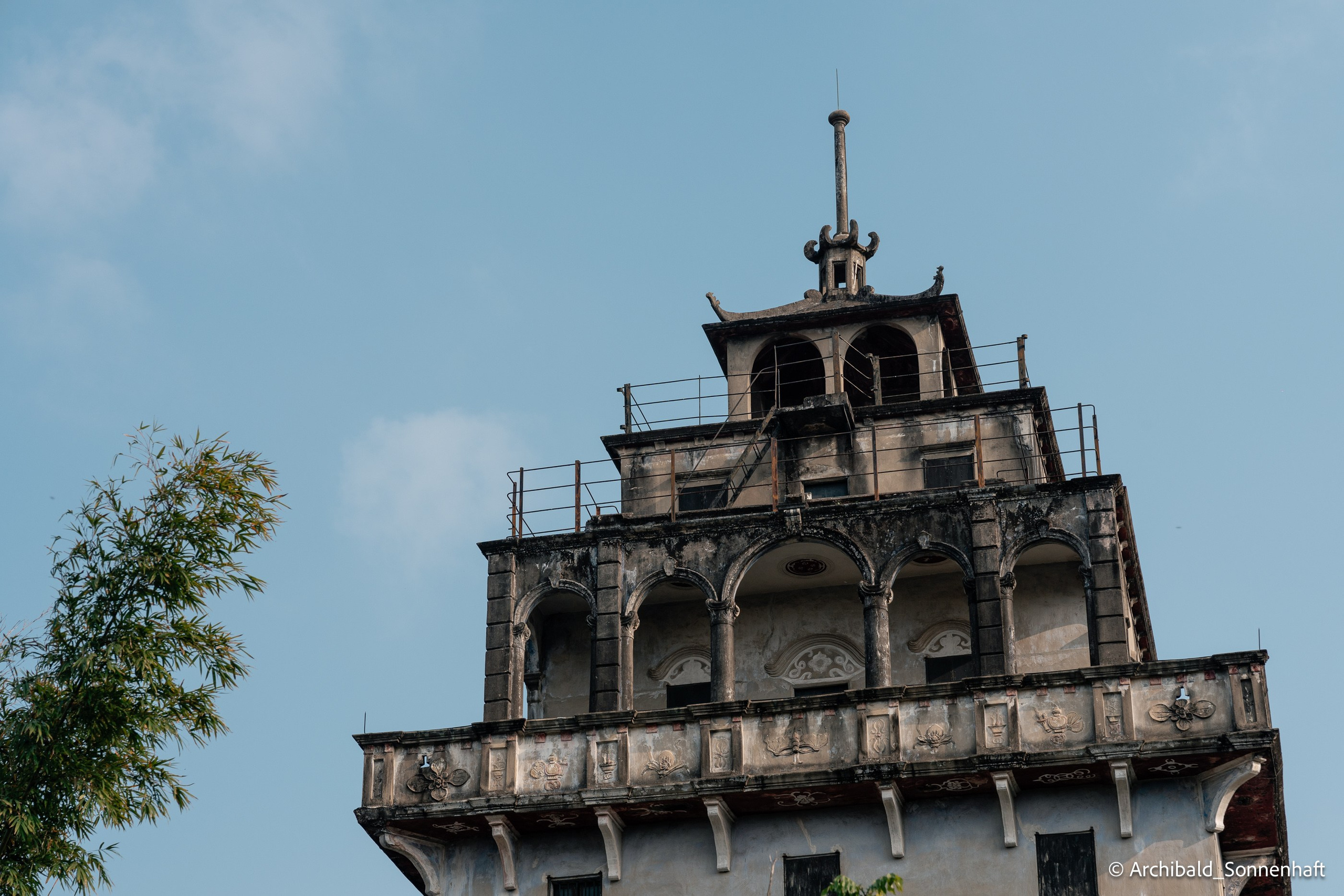 Diaolou in Kaiping. Photographer in Guangzhou, China. Archibald Sonnenhaft
