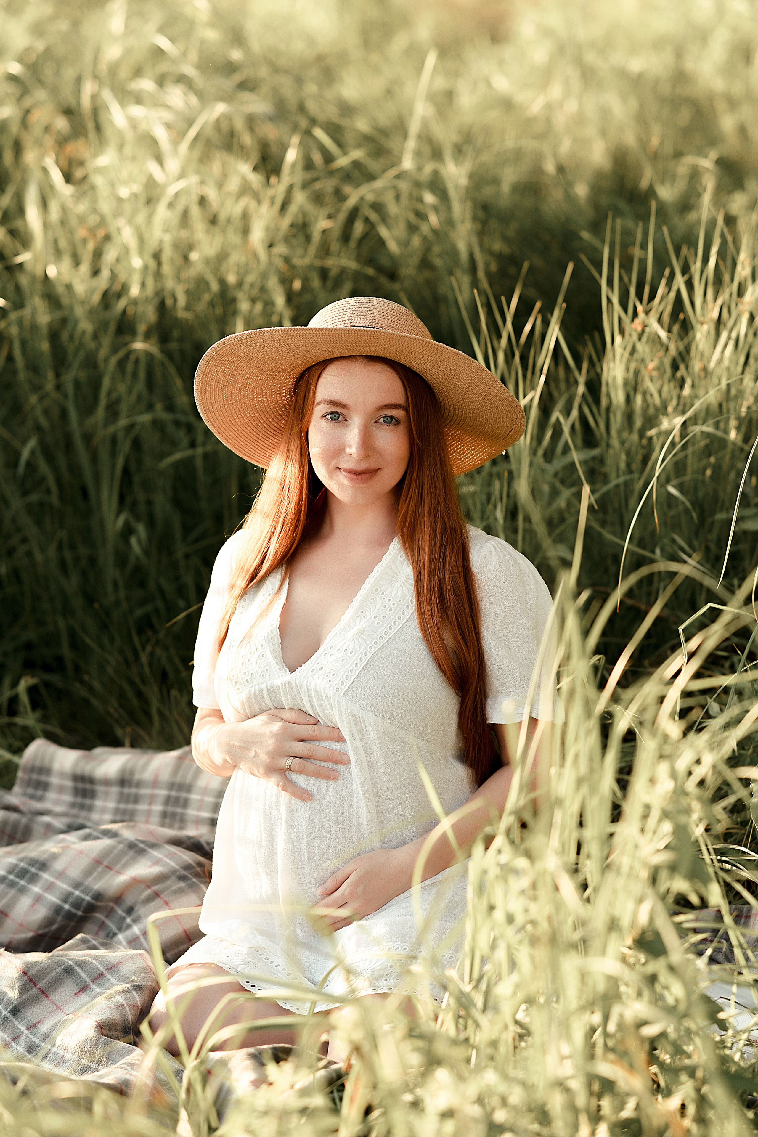 Фотосессия беременности на природе. Свадебный, семейный, детский, контент фотограф в Омске Максим Ильин