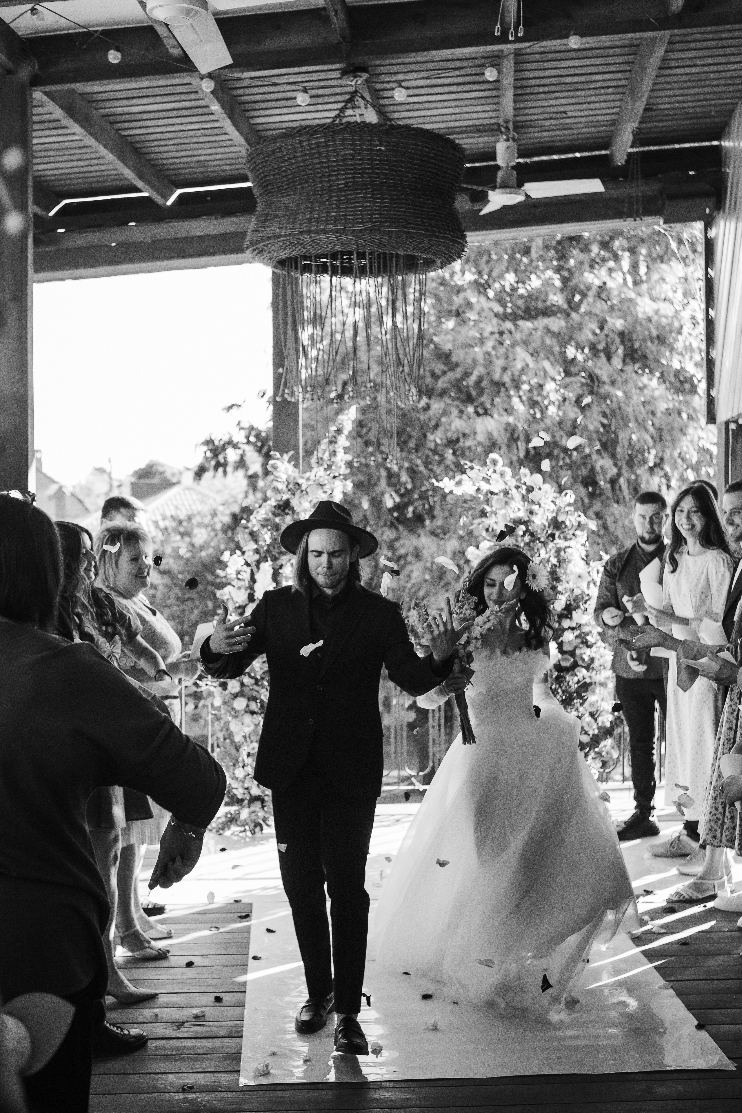 Свадебная фотосессия Михаила и Валерии на Чеховской набережной. Свадебный и семейный фотограф в Таганроге Бакарюк Антон