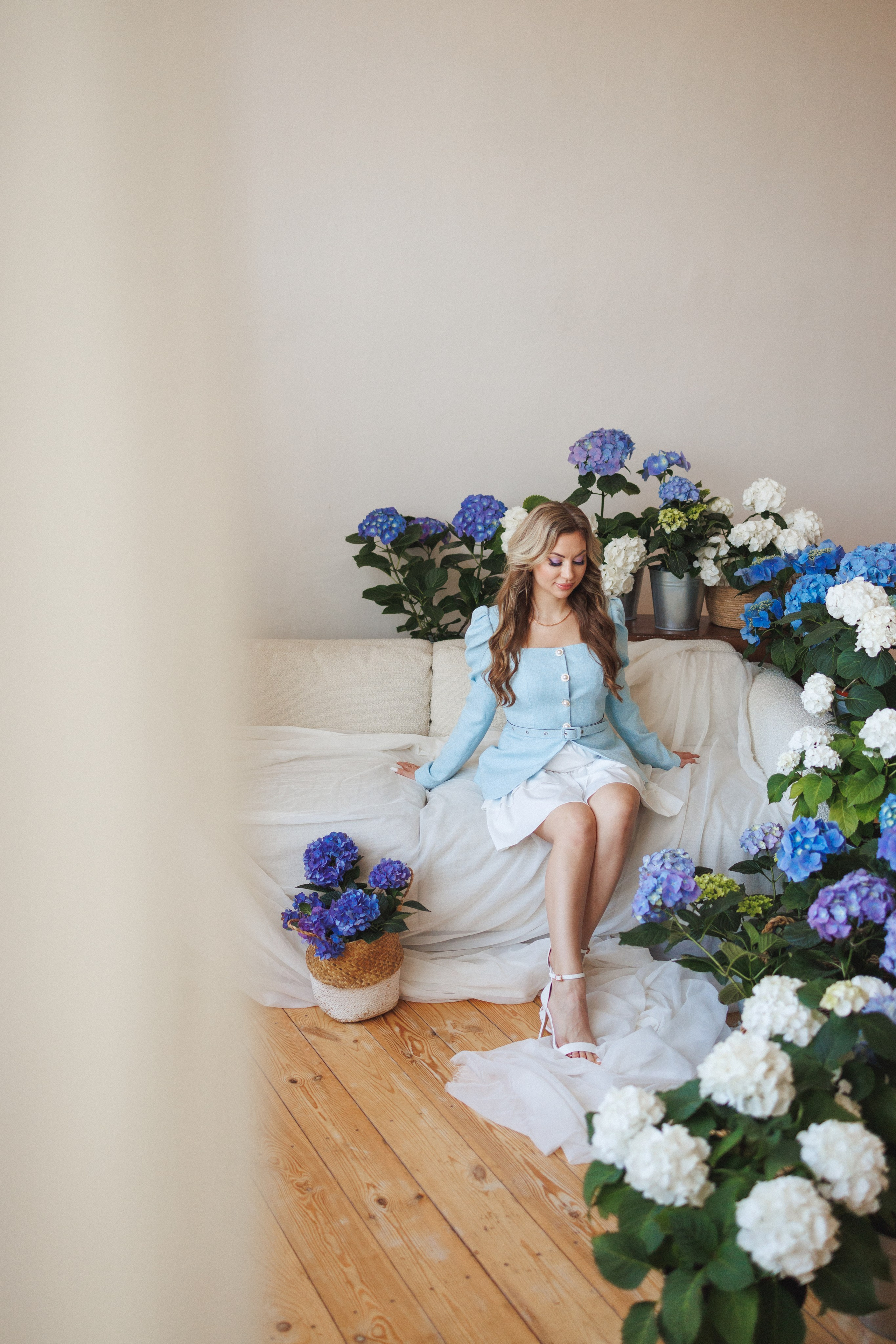 Фотосессия с живыми цветами Гортензии в фотостудии Space JOBS, город Краснодар. Семейный и детский фотограф в Краснодаре Анна Трашкова