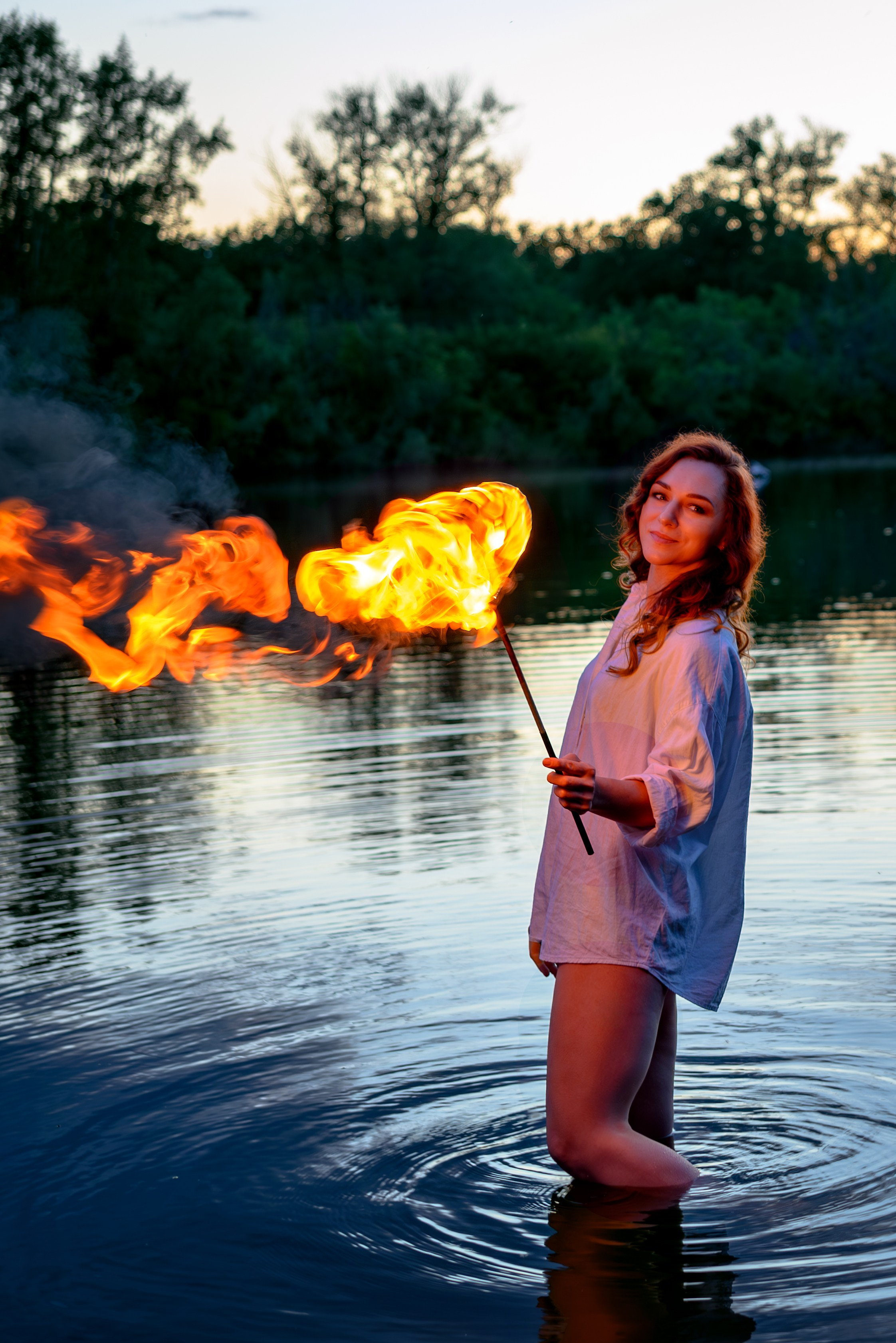 Творческие фотосессии с огнём. Портретный фотограф Александр Журов в Кинеле, Самаре и Самарской области