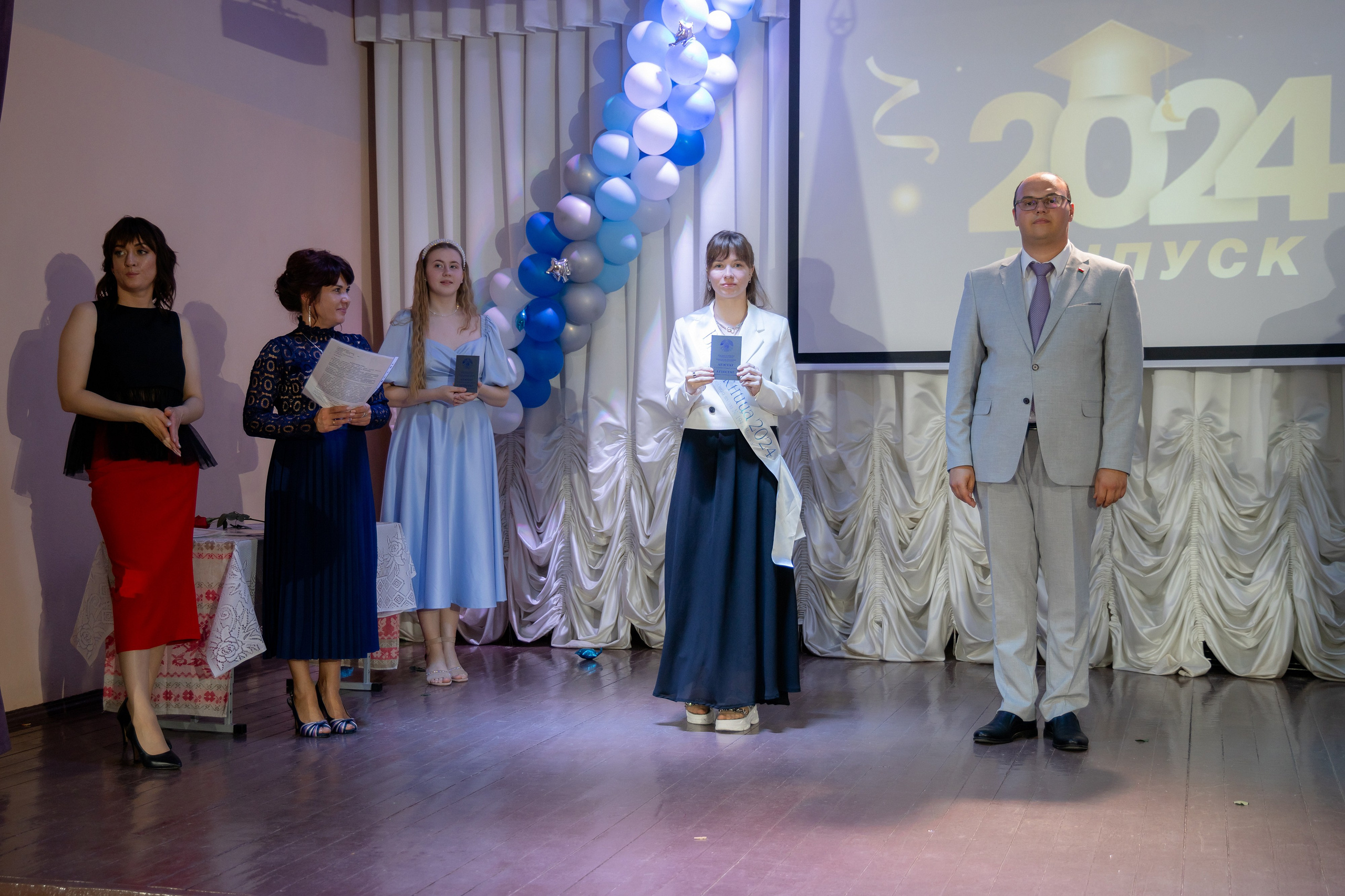 Школьный выпускной 2024 год в Соколе (Минск). Свадебный фотограф в Минске/Беларуси Сергей Спиридонов