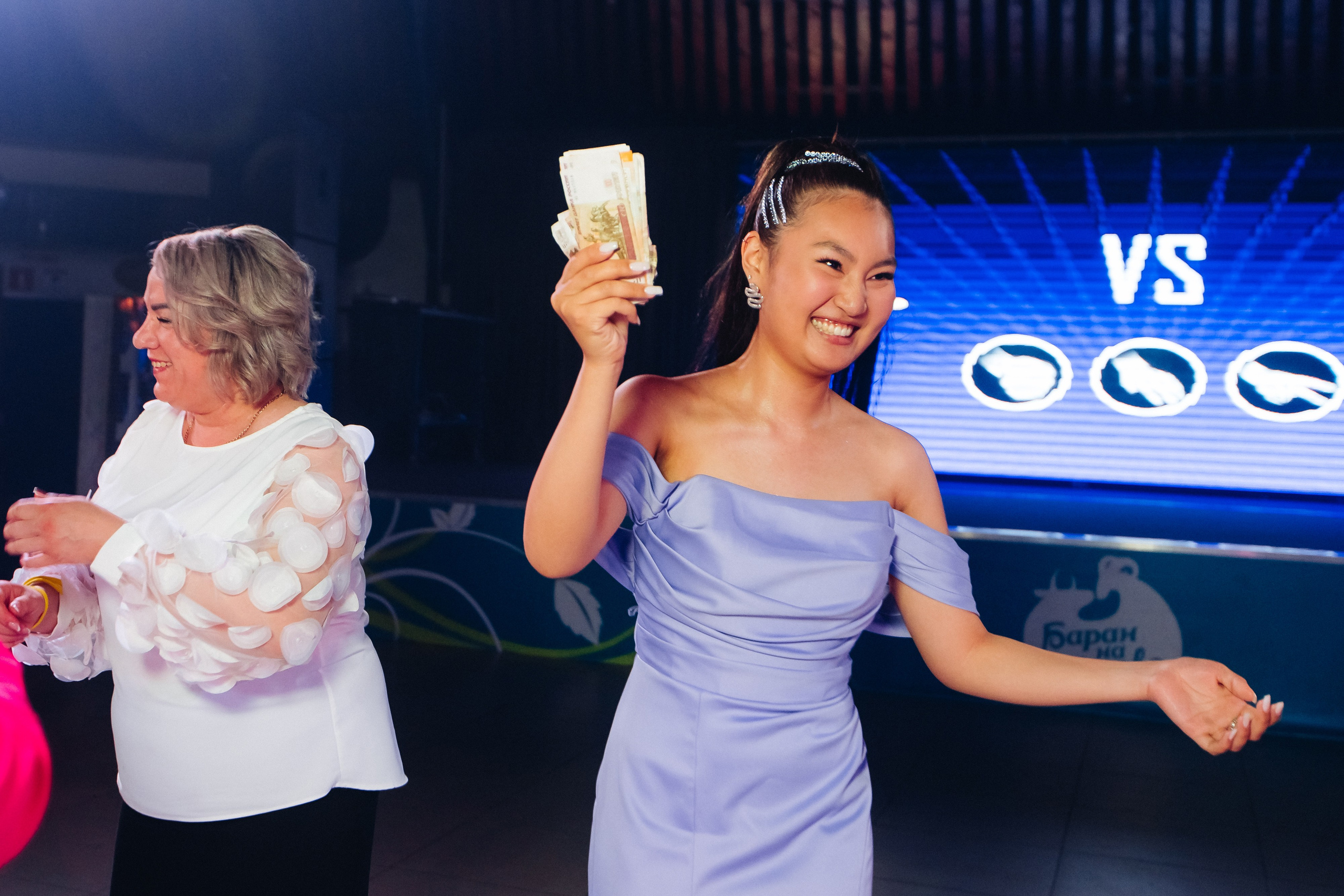 Выпускной вечер. 49 школа. Баран на корове. Свадебный и семейный фотограф в Улан-Удэ