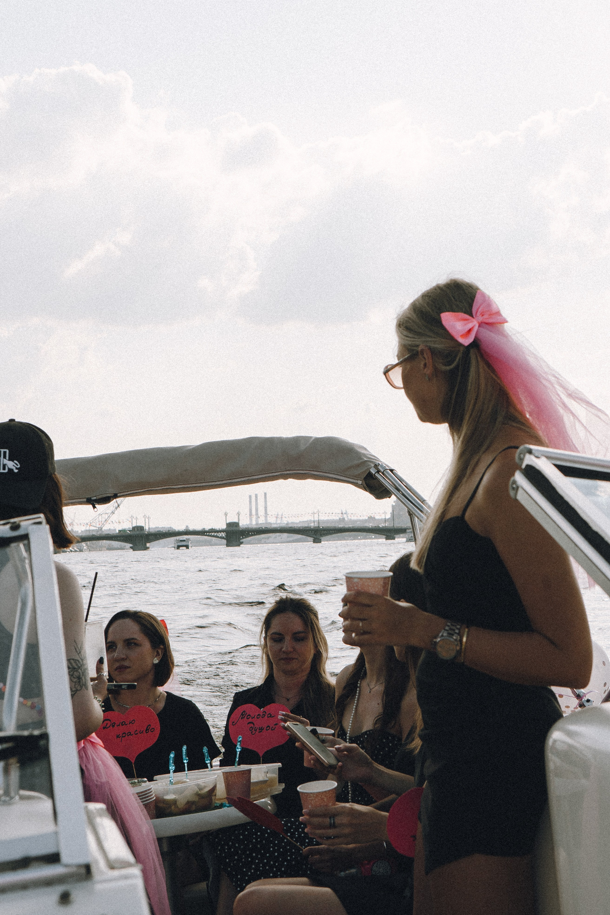 ДЕВИЧНИК НА КАТЕРЕ. Профессиональный фотограф, Санкт-Петербург — Виктория Богомолова