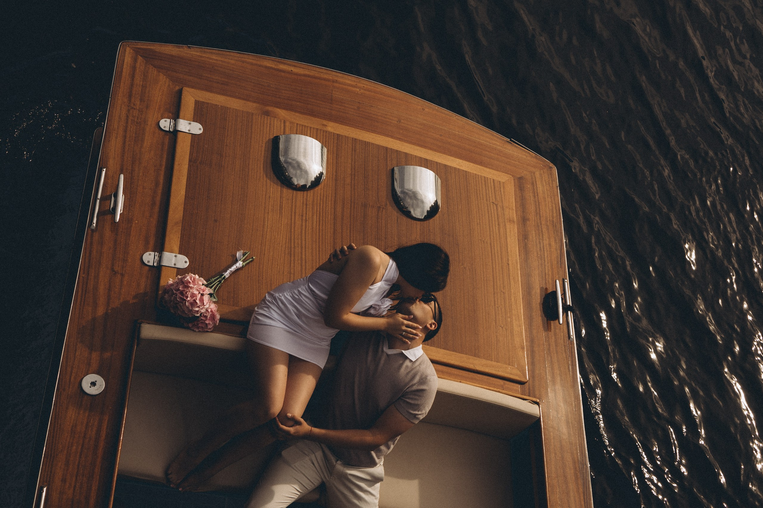 СВАДЕНБНАЯ СЬЕМКА НА КАТЕРЕ ПО КАНАЛАМ САНКТ-ПЕТЕРБУРГА И В АКВАТОРИИ НЕВЫ. Профессиональный фотограф, Санкт-Петербург — Виктория Богомолова